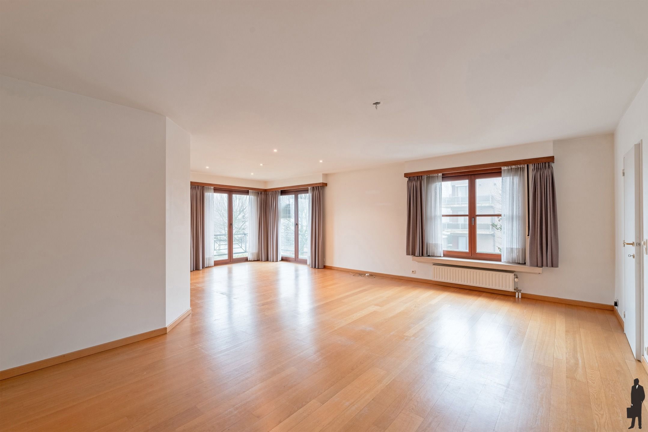 NIEUWE VOORWAARDEN: Ruim 2 slpk. appartement op wandelafstand van het centrum van Hoogstraten!&nbsp; foto {{pictureIndex}}