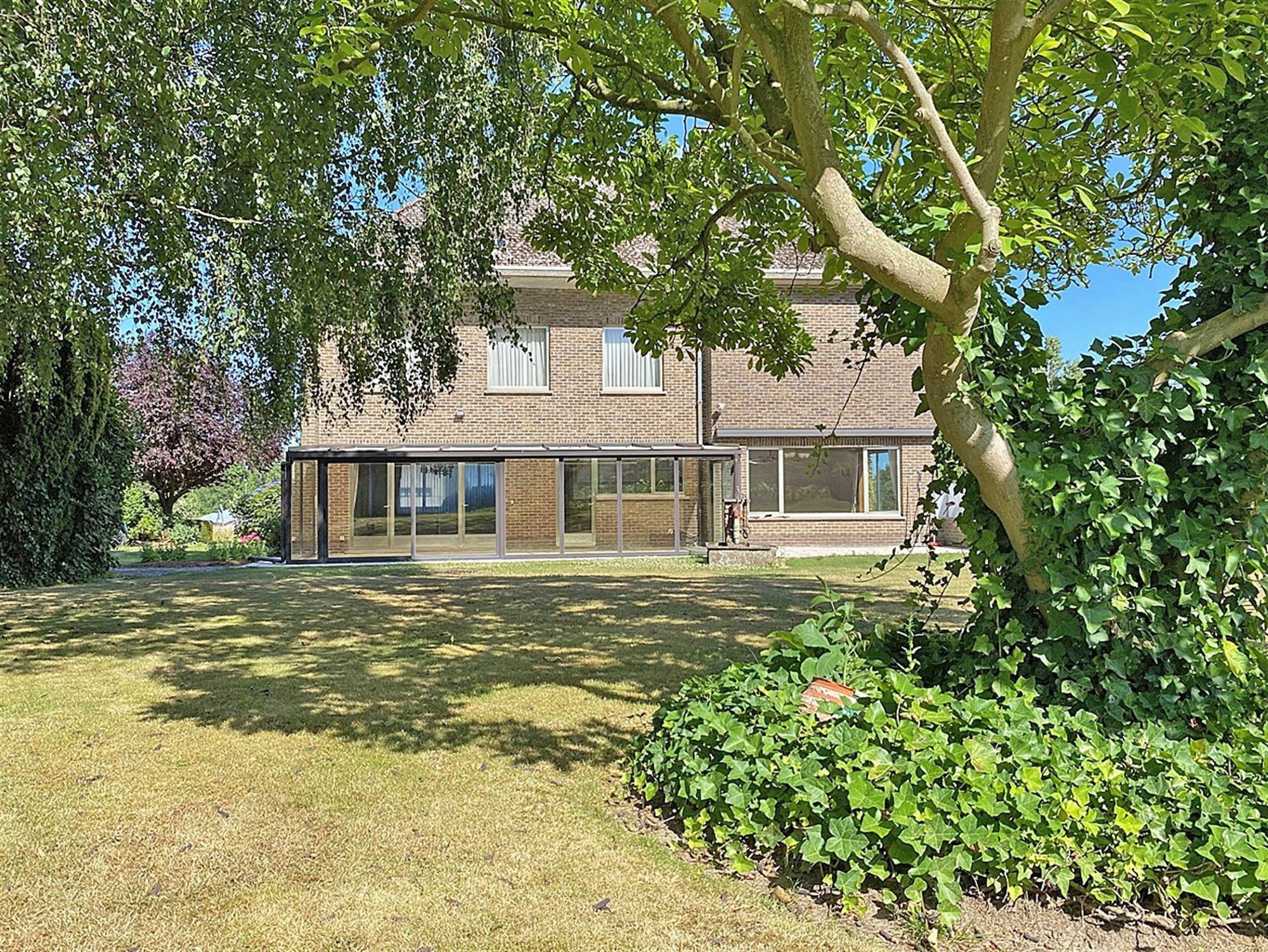 TE RENOVEREN karaktervolle VILLA op een perceel van 1.431m² foto 17