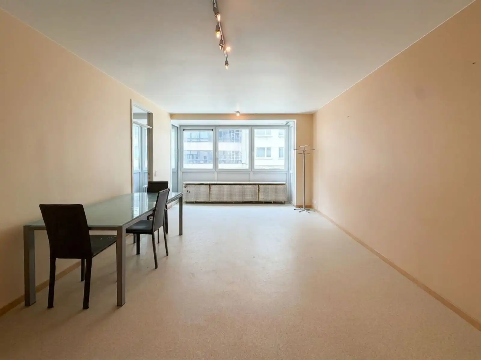 Verzorgd 2-slaapkamerappartement op toplocatie in hartje Oostende foto 2