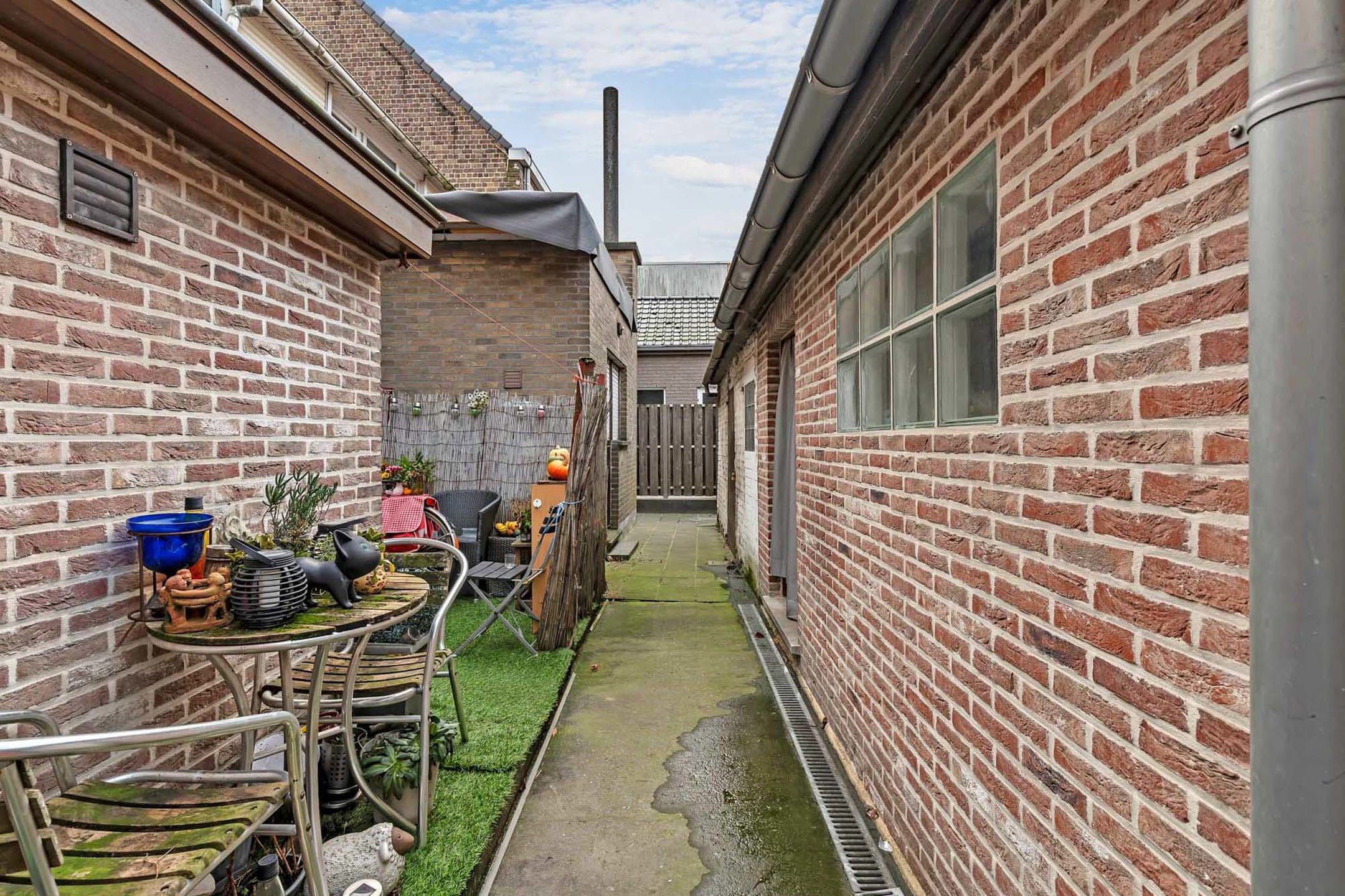 Charmante woning nabij centrum Deinze foto 12