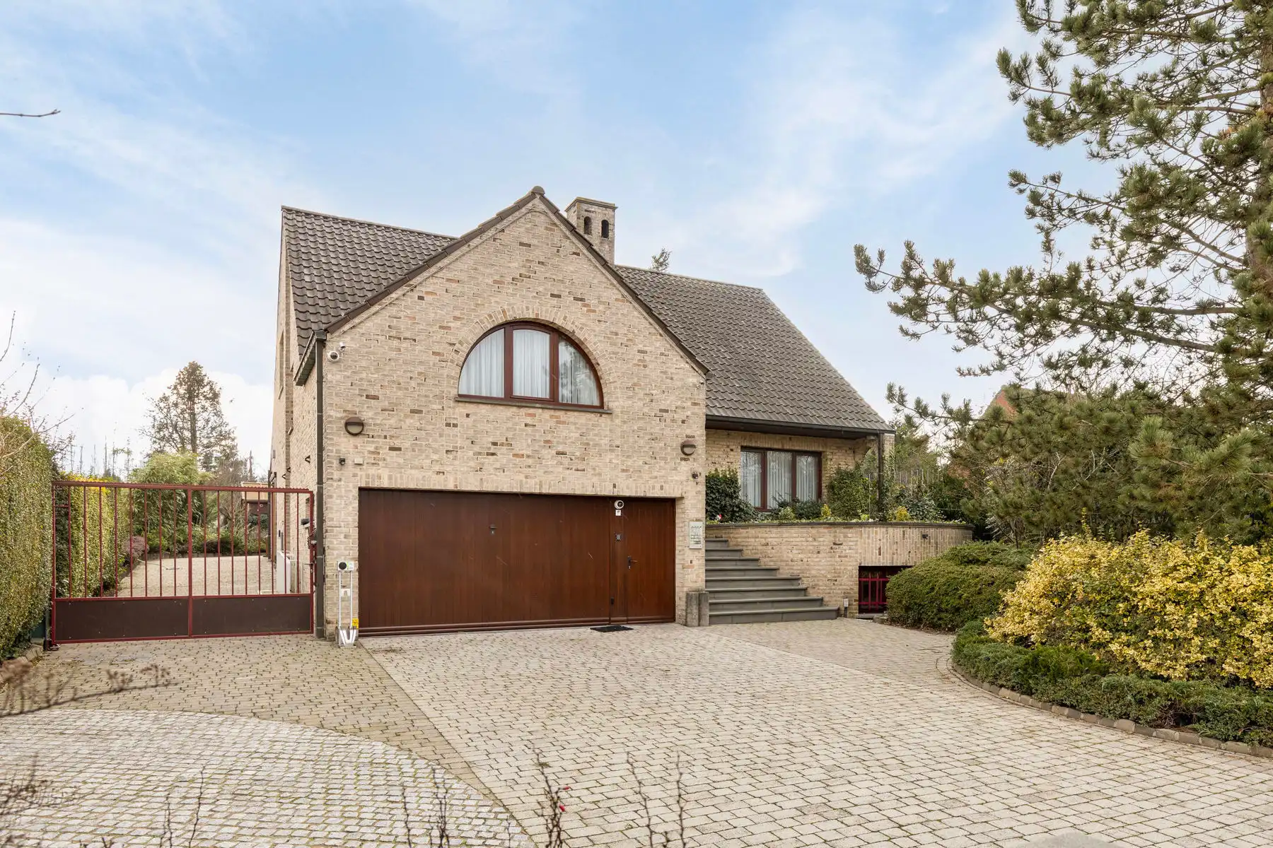 Ruime villa met LOODS! foto 3