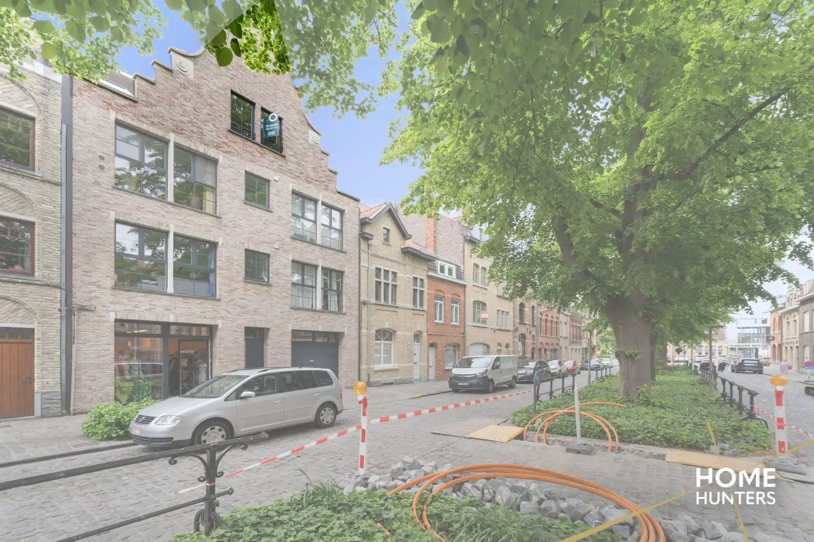Instapklaar appartement met zonnig terras op toplocatie in Ieper foto 2