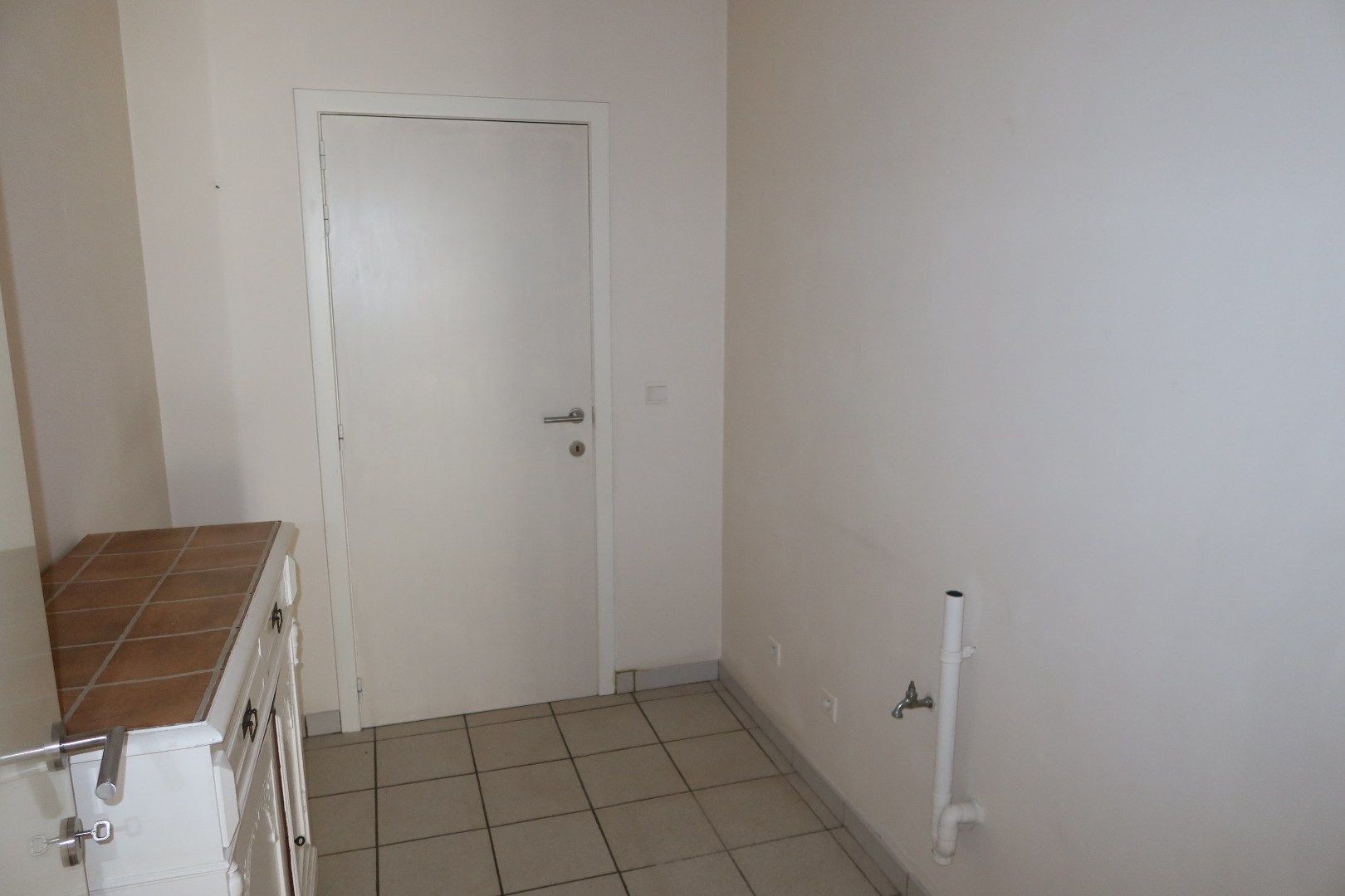 Bungalow met 2 slk, garage en tuintje foto 12