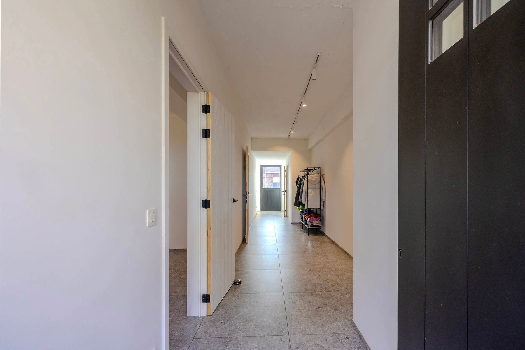 Gerenoveerde hoeve met 3slpk, 2bdk en tal van mogelijkheden foto 4