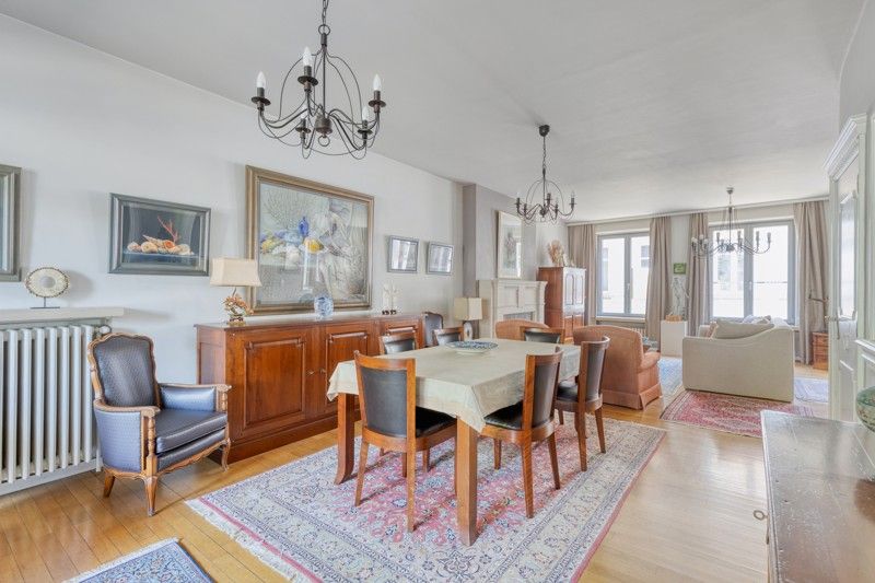Uniek, karaktervol herenhuis met 5 slaapkamers én aparte garage in hartje Temse TE KOOP! foto 7