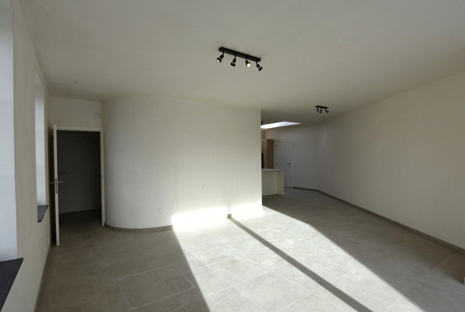 Gloednieuwe half open woning in RSL foto 7