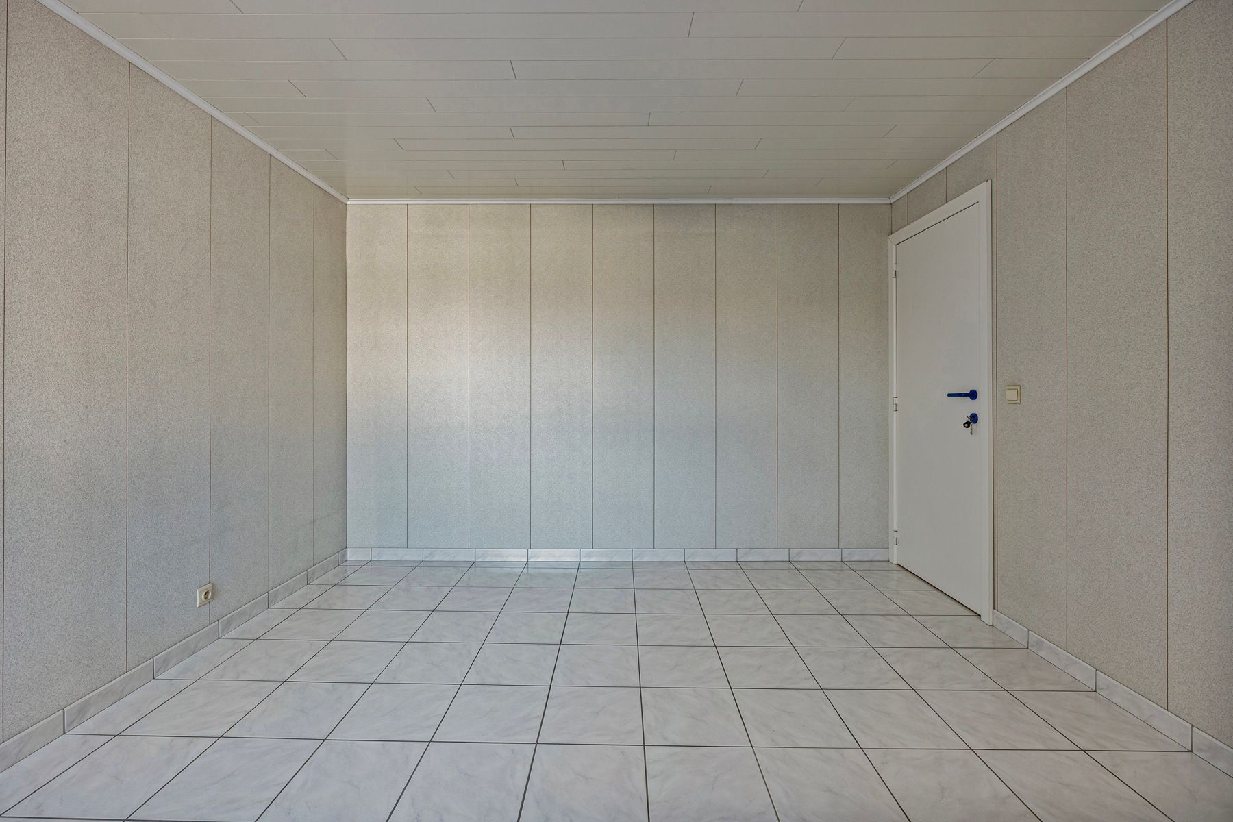 Handelshuis, ingedeeld als commerciële ruimte + appartement foto 21
