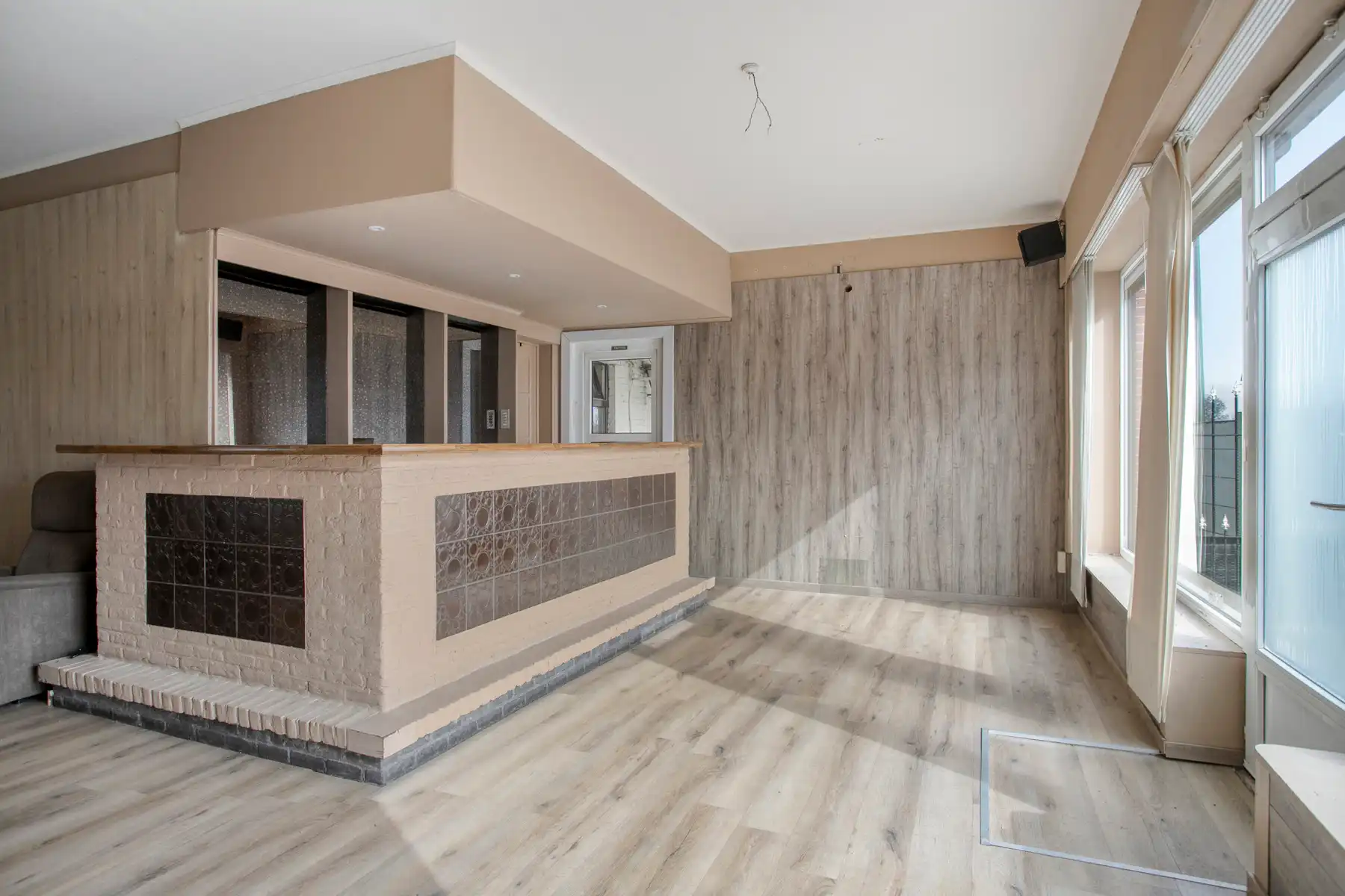 Handelspand / woning in het centrum van Schellebelle foto 3