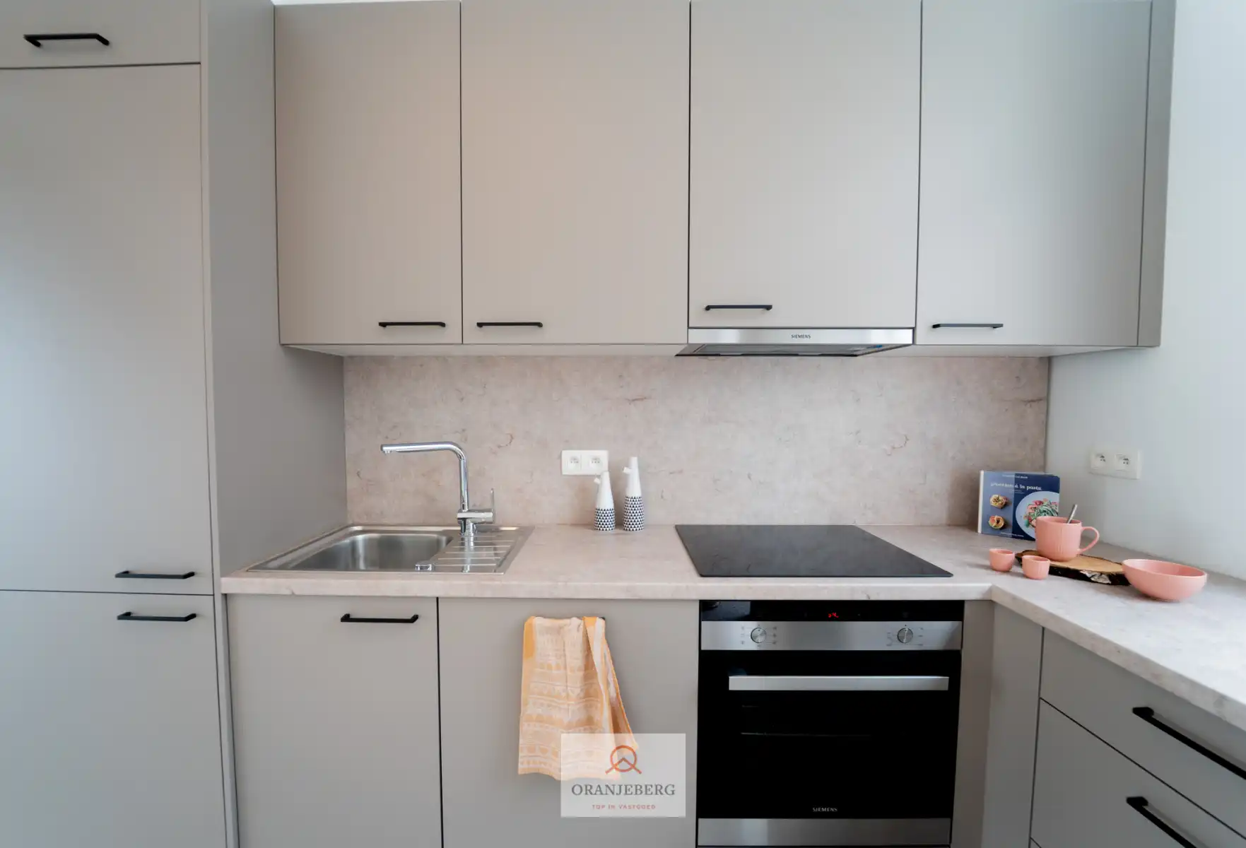 Lichtrijke gerenoveerde woning foto 9