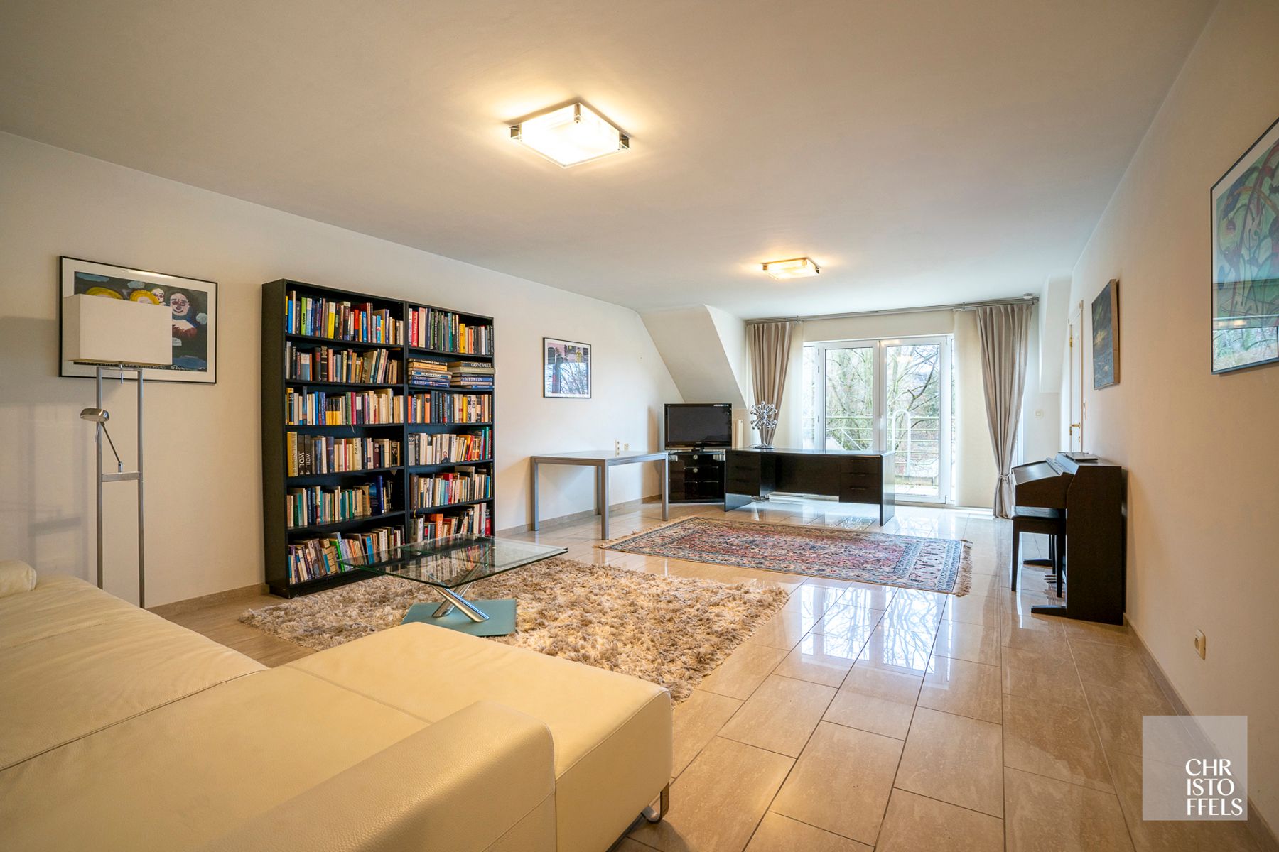 TE HUUR - Ruim én energiezuinig duplexappartement (191m²) in hartje Lanaken! foto 3