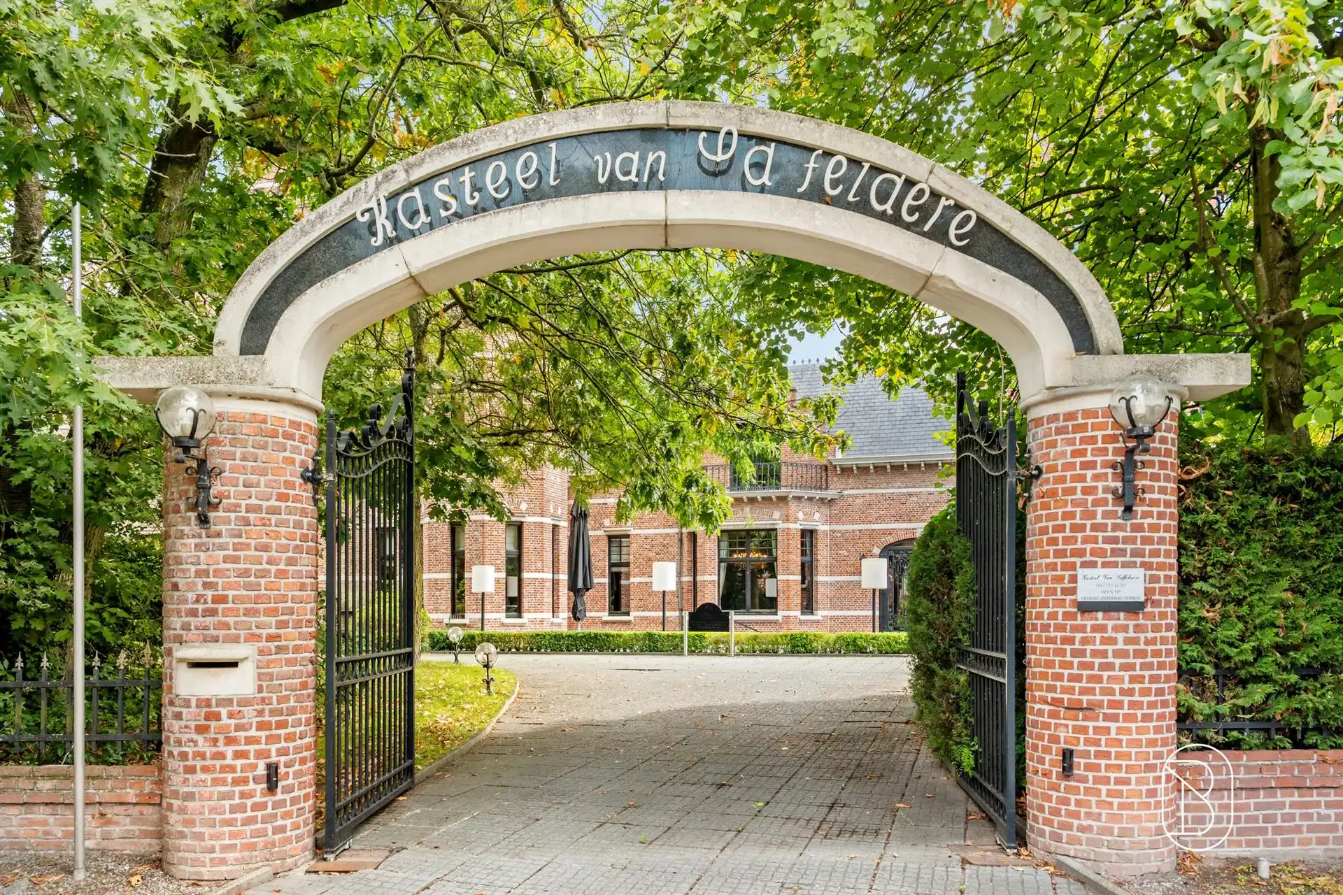 Hoofdfoto van de publicatie: Kasteel van Zaffelare op 4,6 hectare