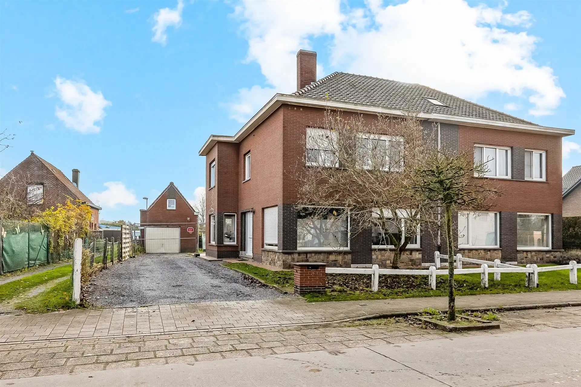 Op te frissen woning met supertoffe tuin, nabij het centrum! foto 24