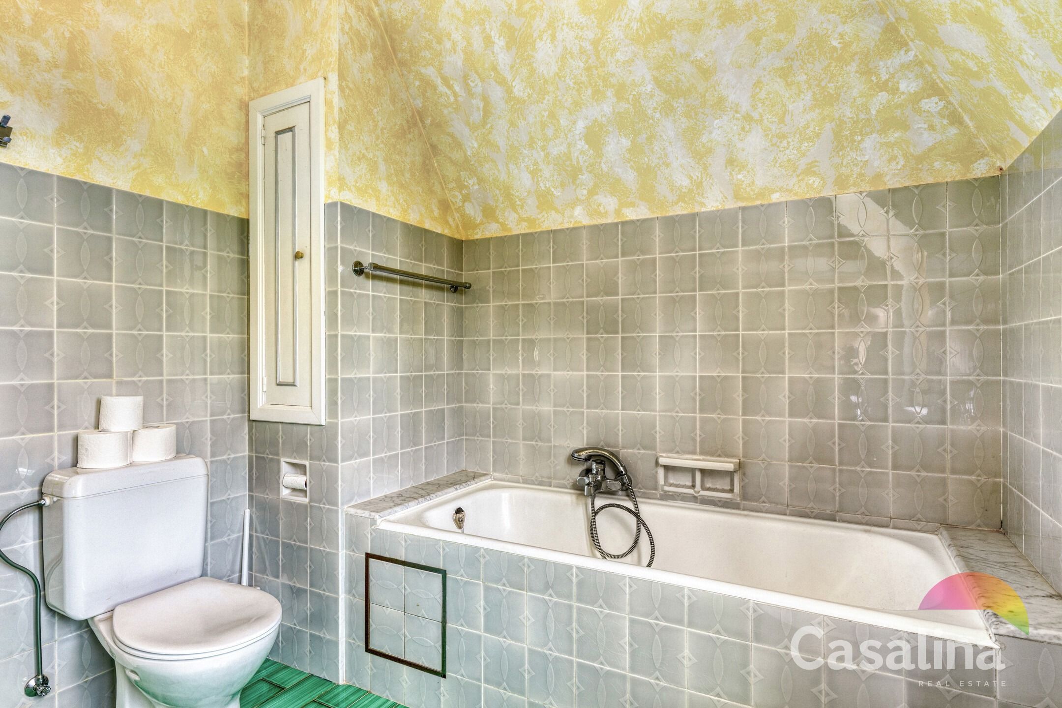 Te renoveren villa + bouwperceel in Kraainem foto 15
