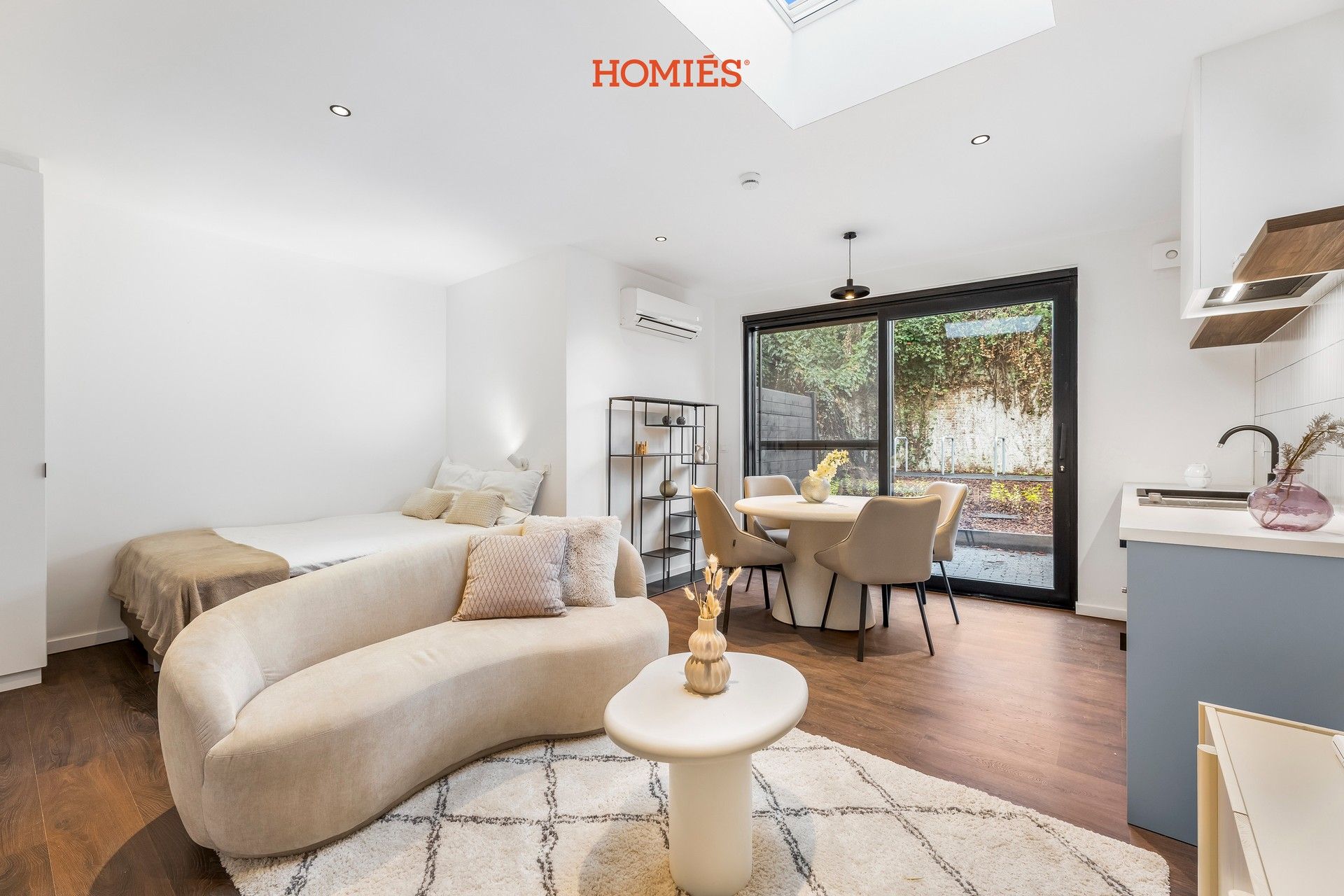 High-end studio (Label A) met privatief terras foto {{pictureIndex}}