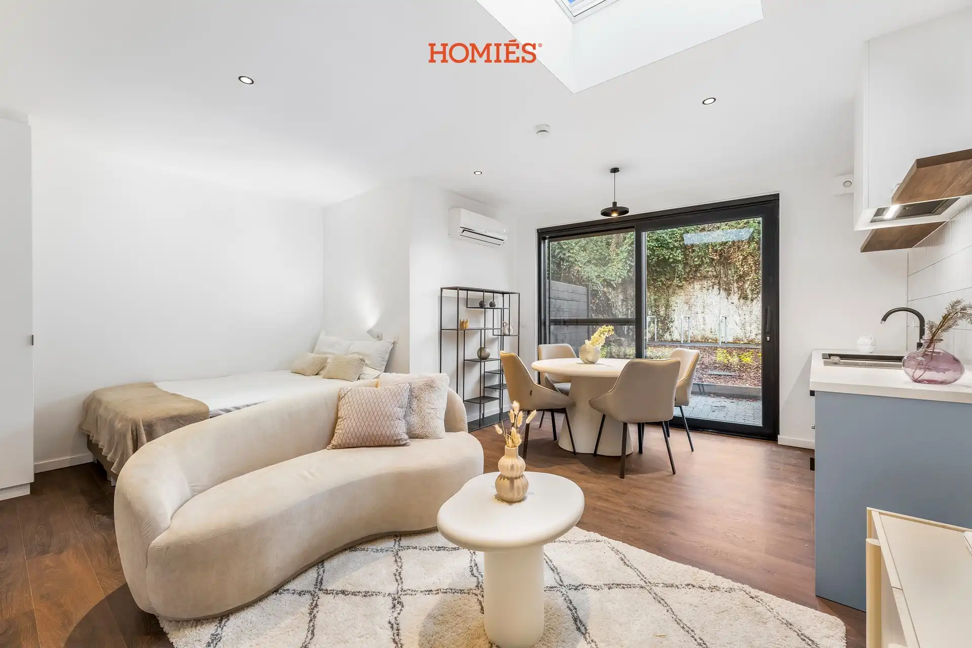 High-end studio (Label A) met privatief terras foto {{pictureIndex}}