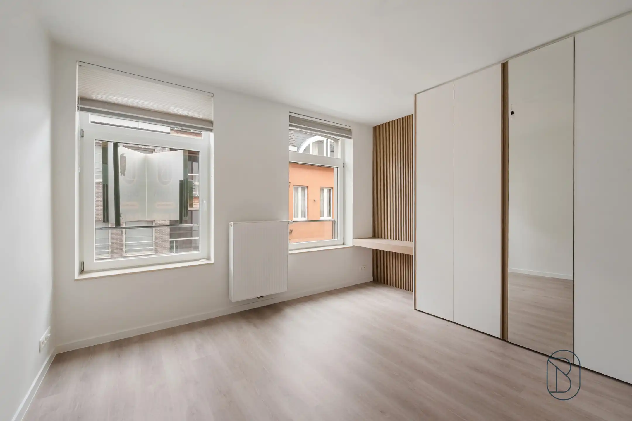 Recent instapklaar appartement met terras op De Munt in Roeselare! foto 11