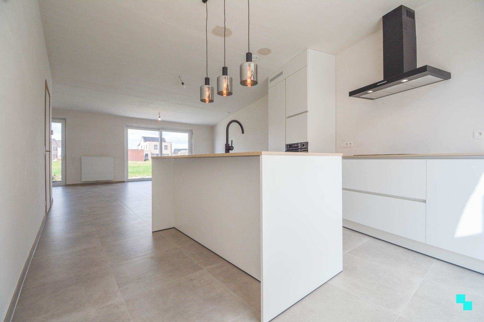 Verrassend ruime nieuwbouwwoning in centrum Aartrijke foto 4