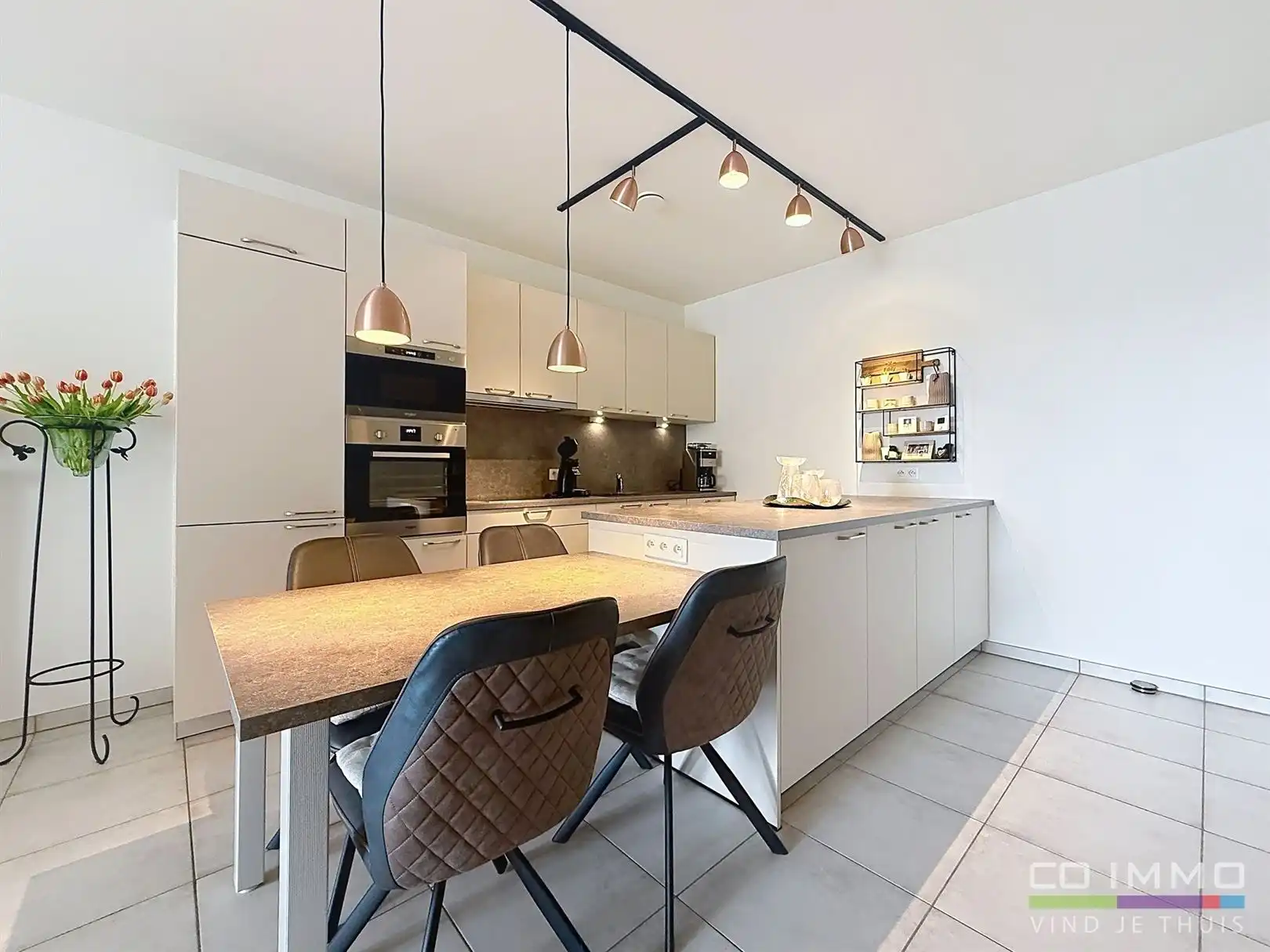 Instapklaar appartement, 1 slpk, autostaanpl. en kelder foto 8