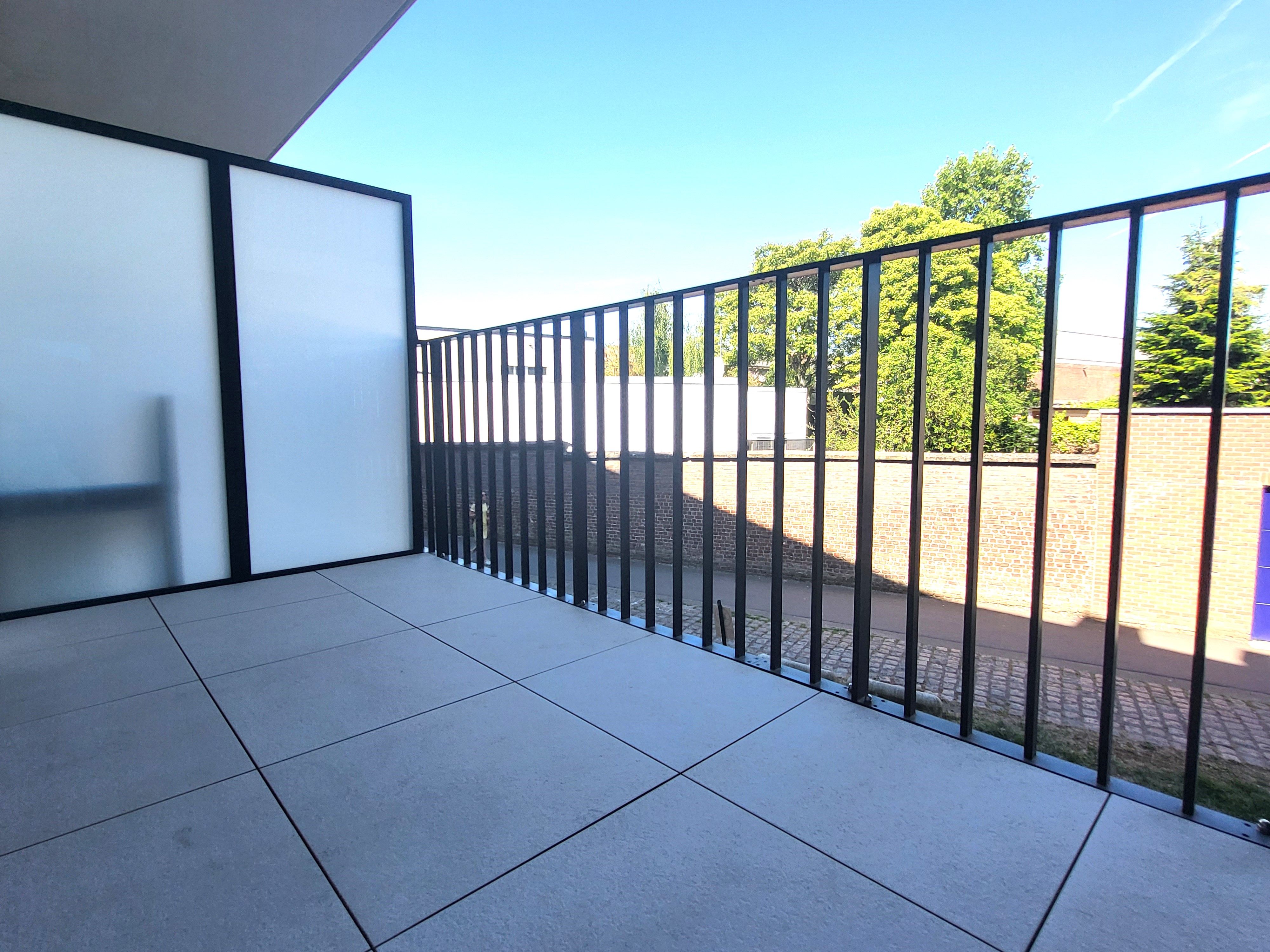 Prachtige assistentiewoning van 70m² met zonnig terras en gemeenschappelijke tuin, veel lichtinval! Ideale investering, verhuurd aan 24,99€/ dag.  foto 4