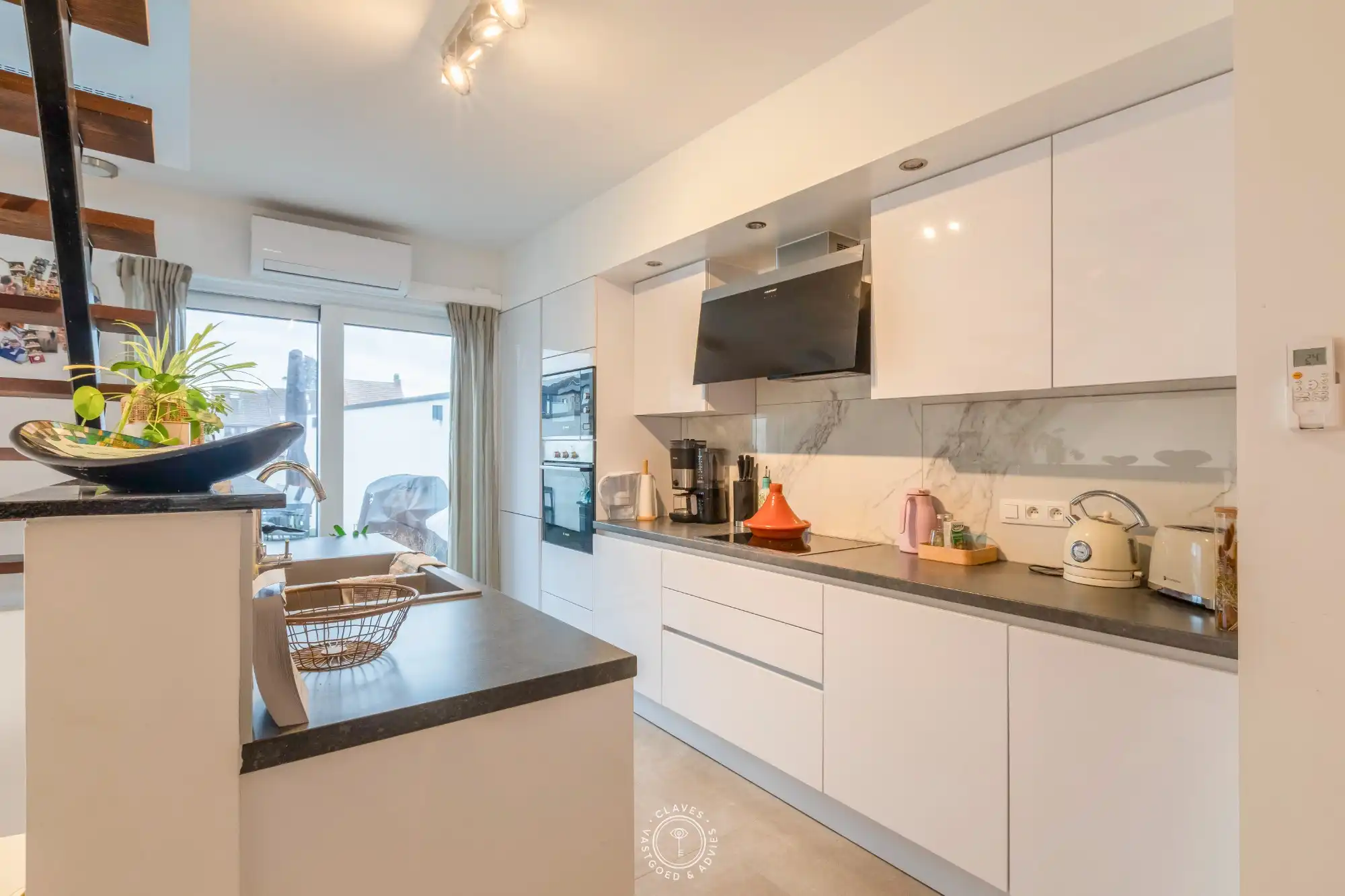 Sfeervol duplex appartement met terras en 1 slaapkamer foto 3