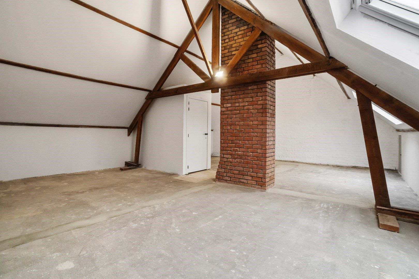 Deze prachtige, volledig gerenoveerde woning ligt op een ideale locatie vlakbij het centrum van Izegem  foto 27