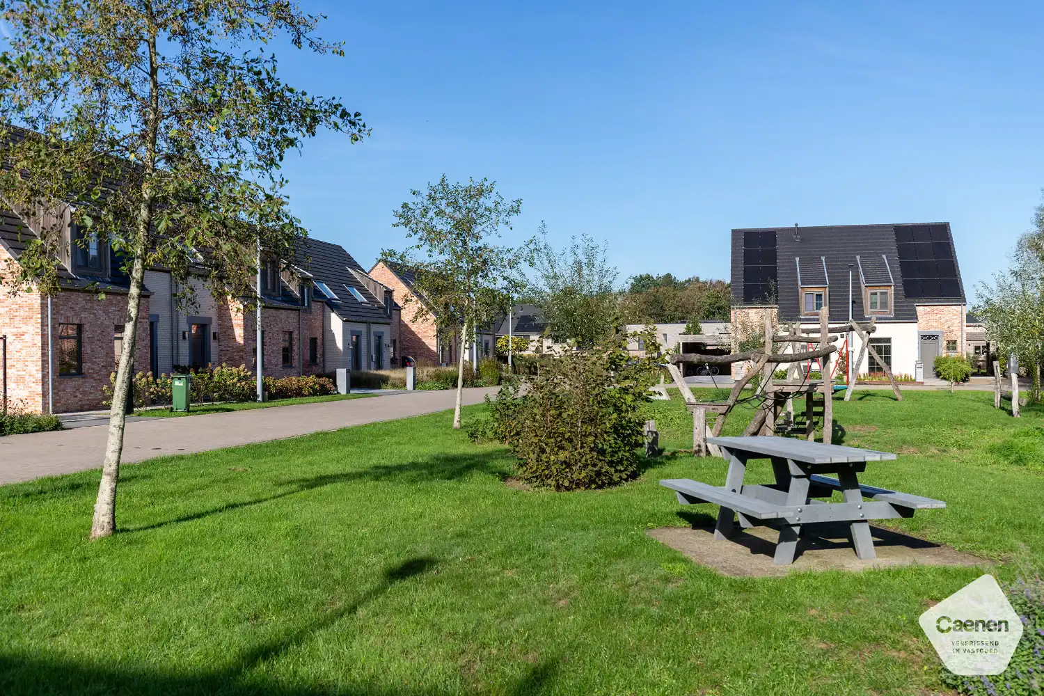 Recente instapklare woning ( bouwjaar 2021) op unieke & idyllische ligging met 3 slaapkamers en carport. foto 16