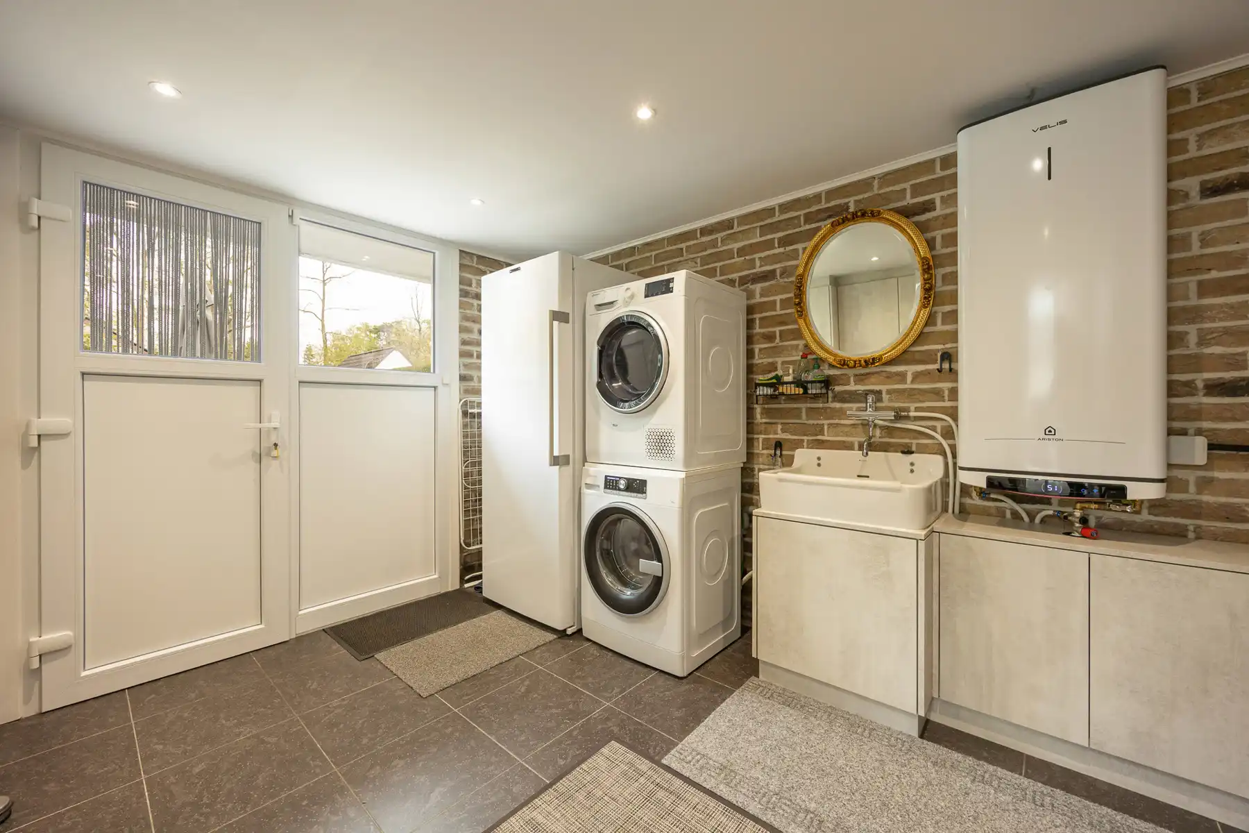 Instapklare woning gelegen in een doodlopende straat foto 12