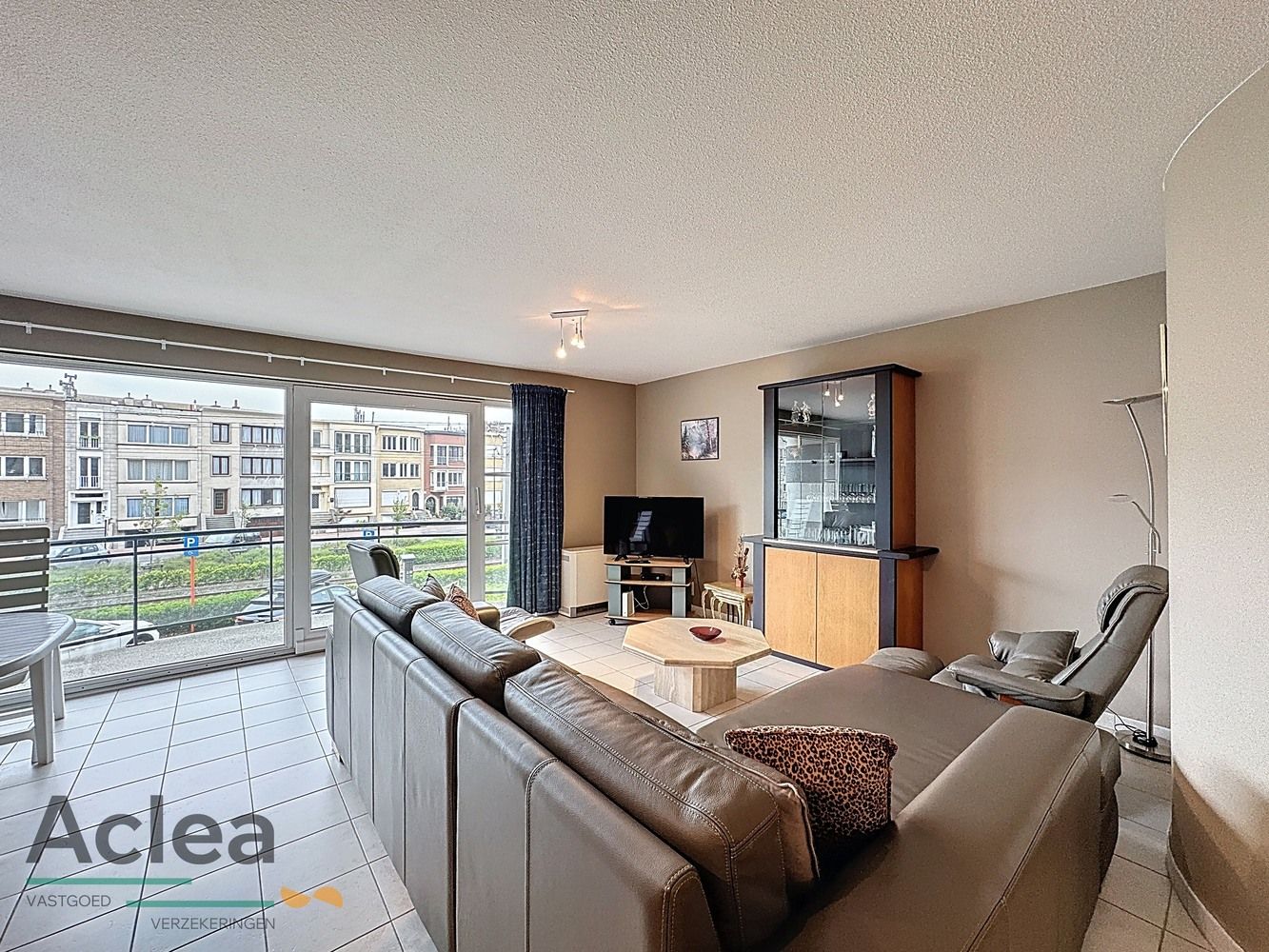 bijzonder ruim appartement met terras foto 2