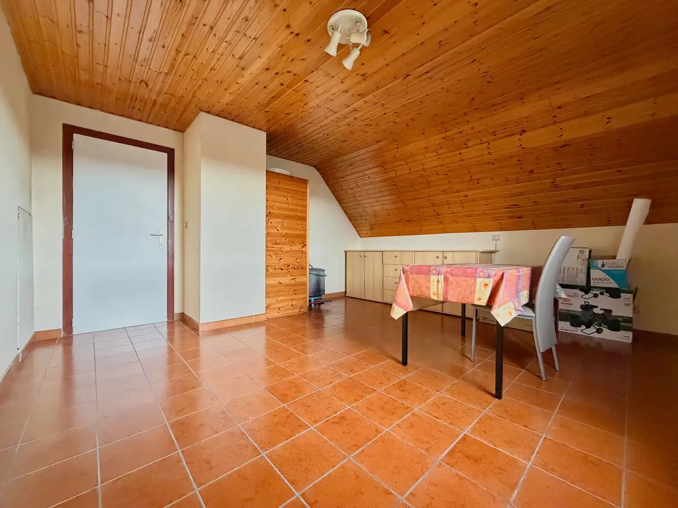 Ruime gezinswoning (4 slpks) op prachtig perceel van 1083m²! foto 12