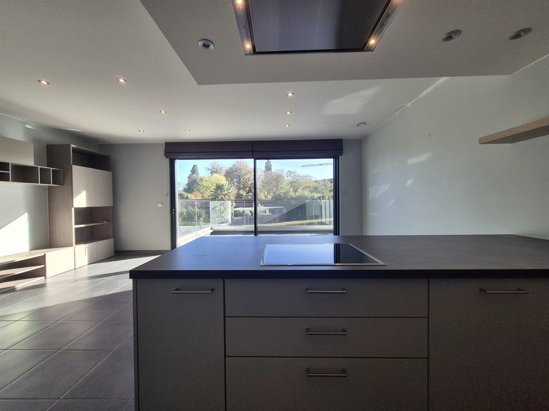 Rijkelijk uitgerust appartement met 2 slaapkamers en terras foto 8