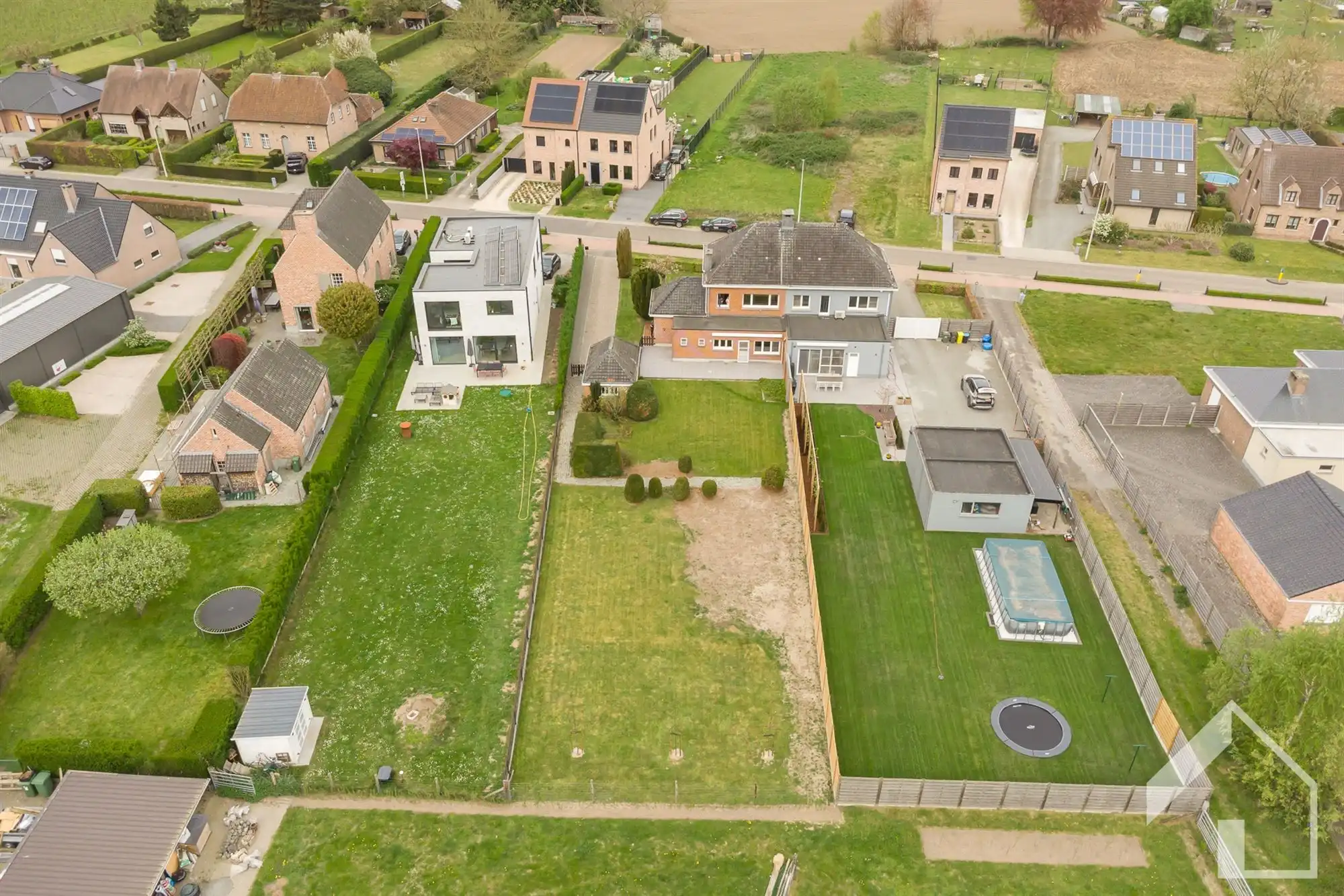 HOB in leuke en groene omgeving foto 2