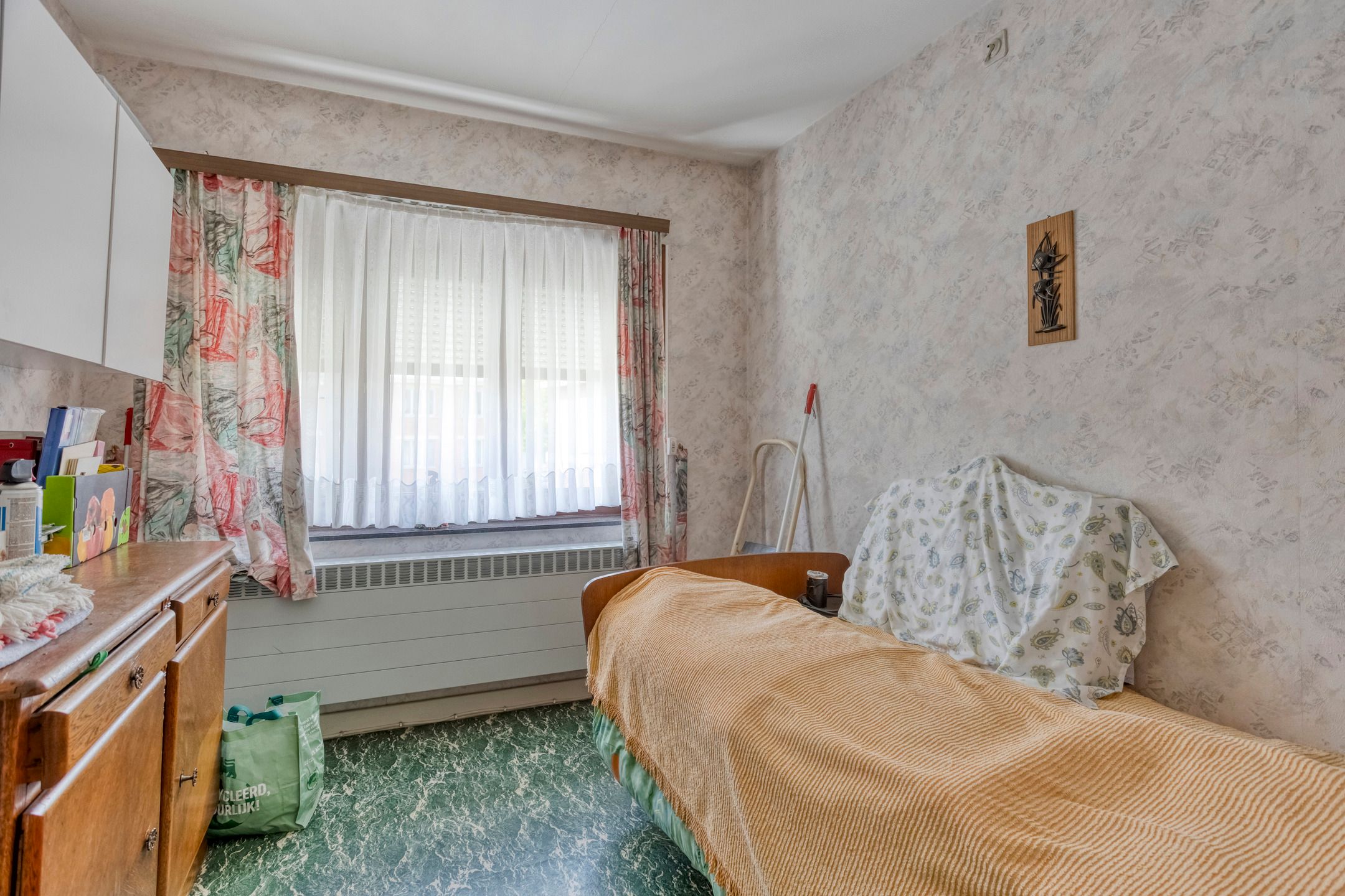 Ruime, op te frissen woning met vier slaapkamers foto 14