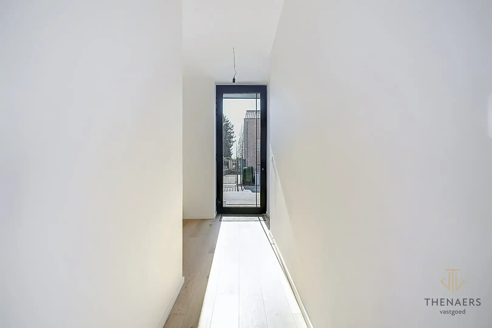 Strakke en luxueus gerenoveerde open bebouwing met hoogwaardige afwerking en EPC A in Wilderen. foto 17