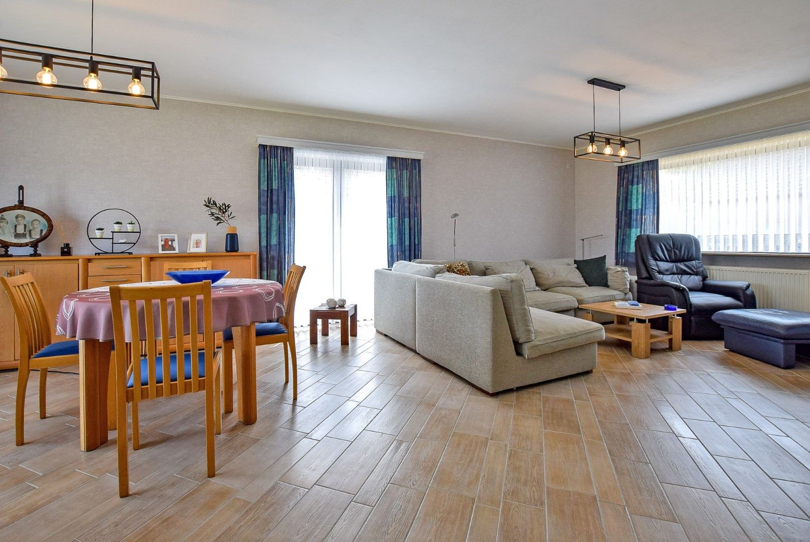 Uiterst goed onderhouden villa op 720m², gelegen in doodlopende straat te Veurne.  foto 4