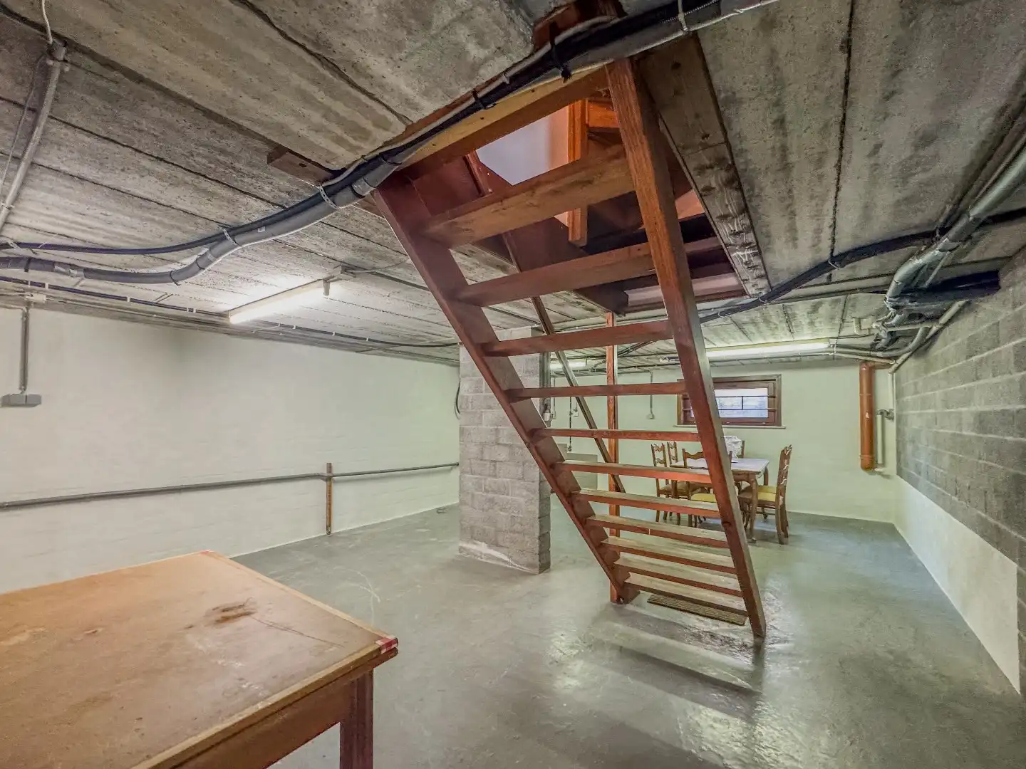 Ruime villa met 3 slaapkamers, ruime garage en tuin. foto 23