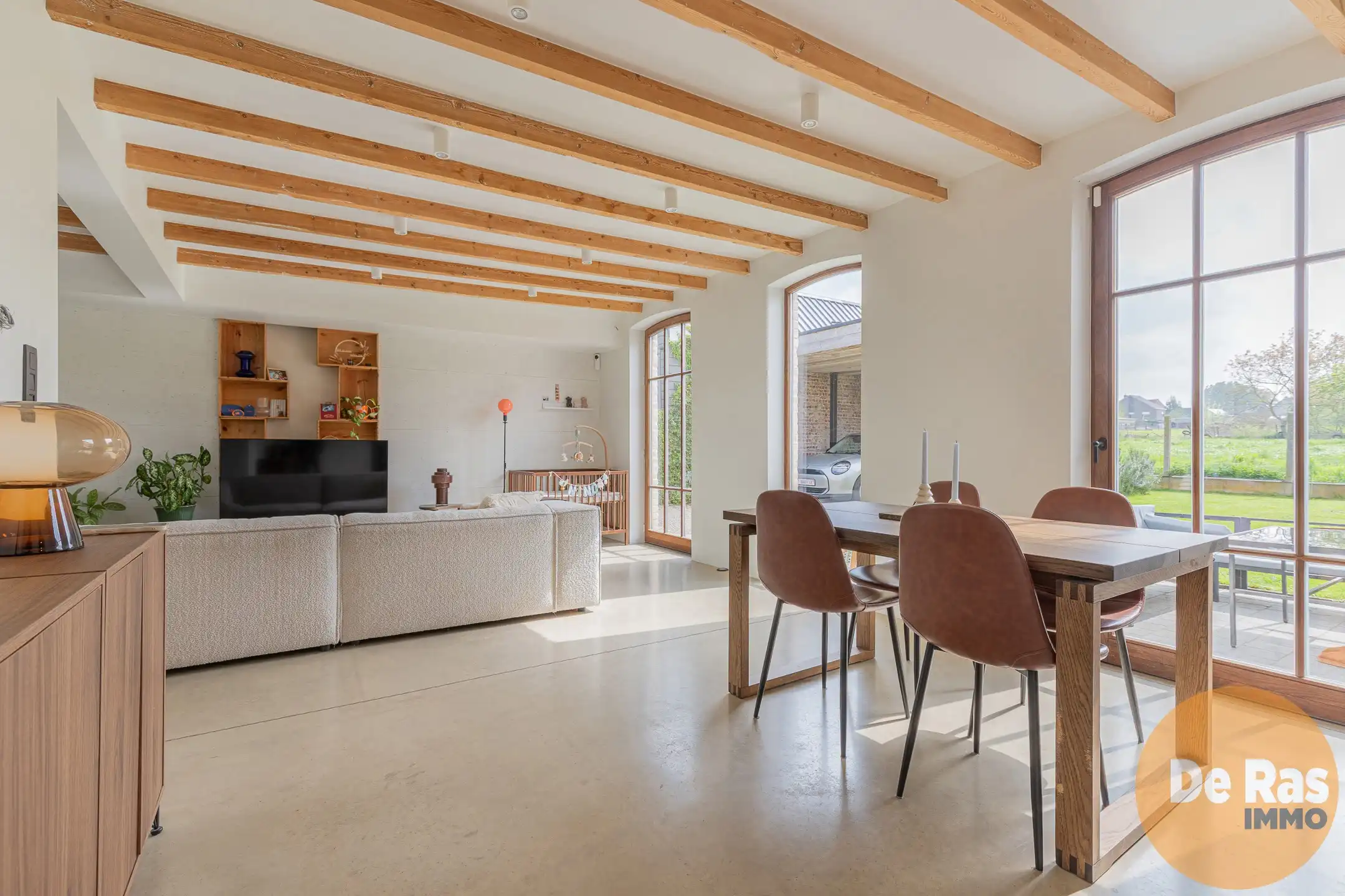 BURST-Mooi gerenoveerde hoeve op rustige locatie met carport foto {{pictureIndex}}