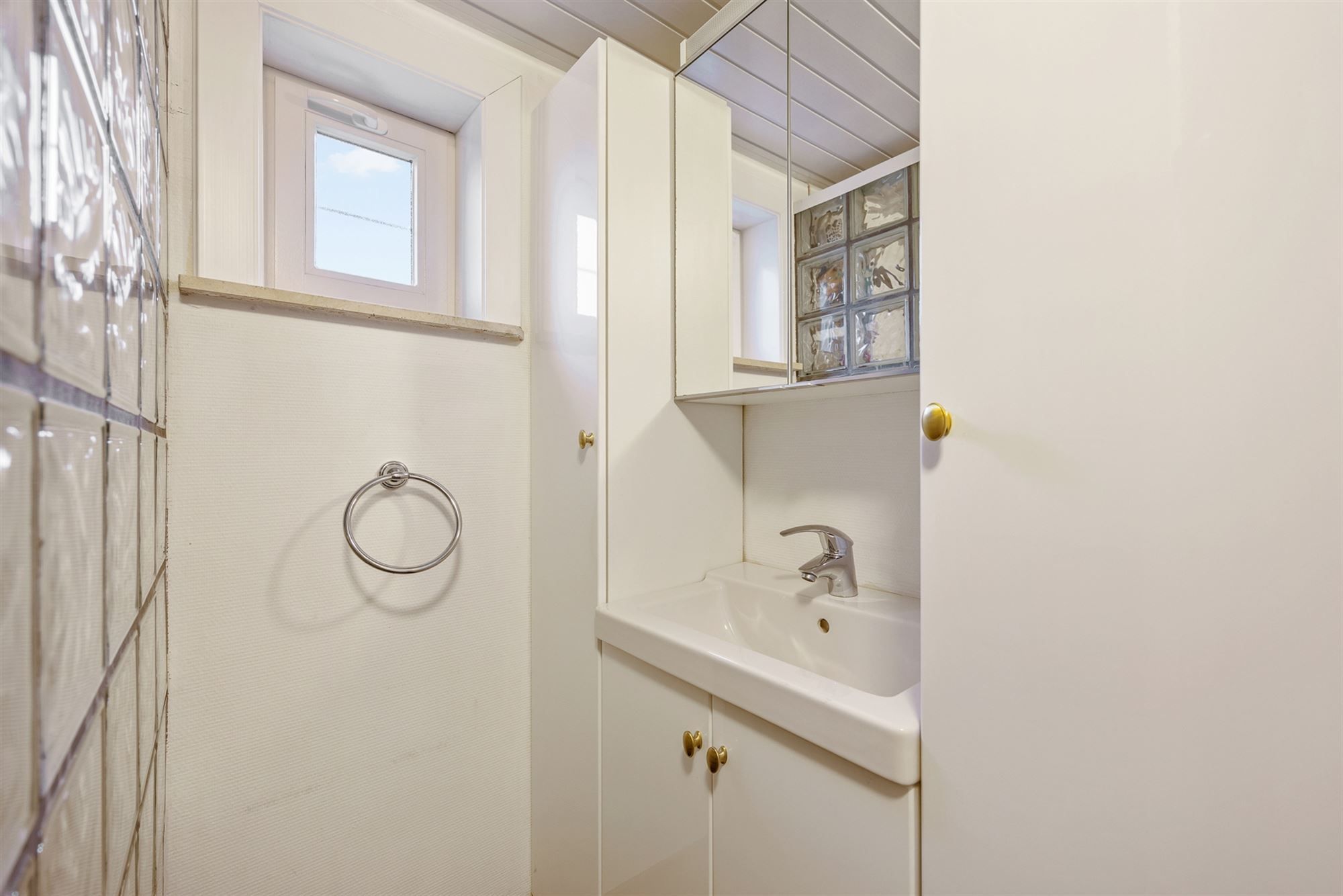 RUIME WONING MET 5 SLAAPKAMERS GELEGEN OP EEN PERCEEL VAN 10A68CA TE HEUSDEN-ZOLDER foto 6