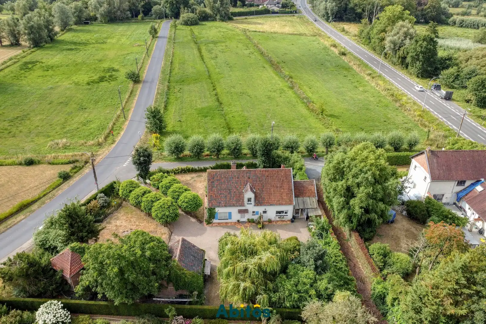 Unieke villa met bijwoning in een rustige omgeving foto 2