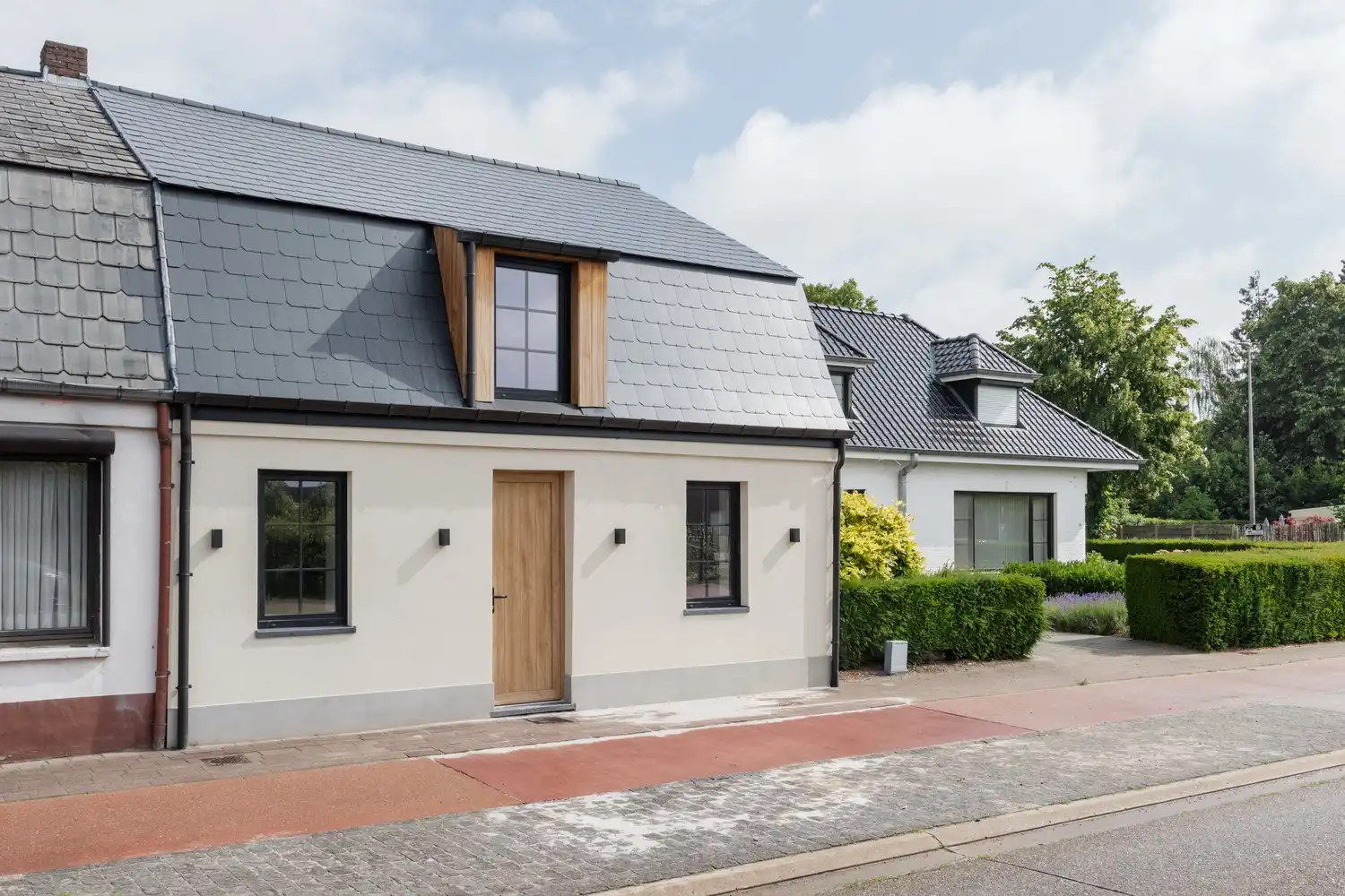 Volledig gerenoveerde charmante woning met diepe tuin, 3 slaapkamers en EPC B foto {{pictureIndex}}