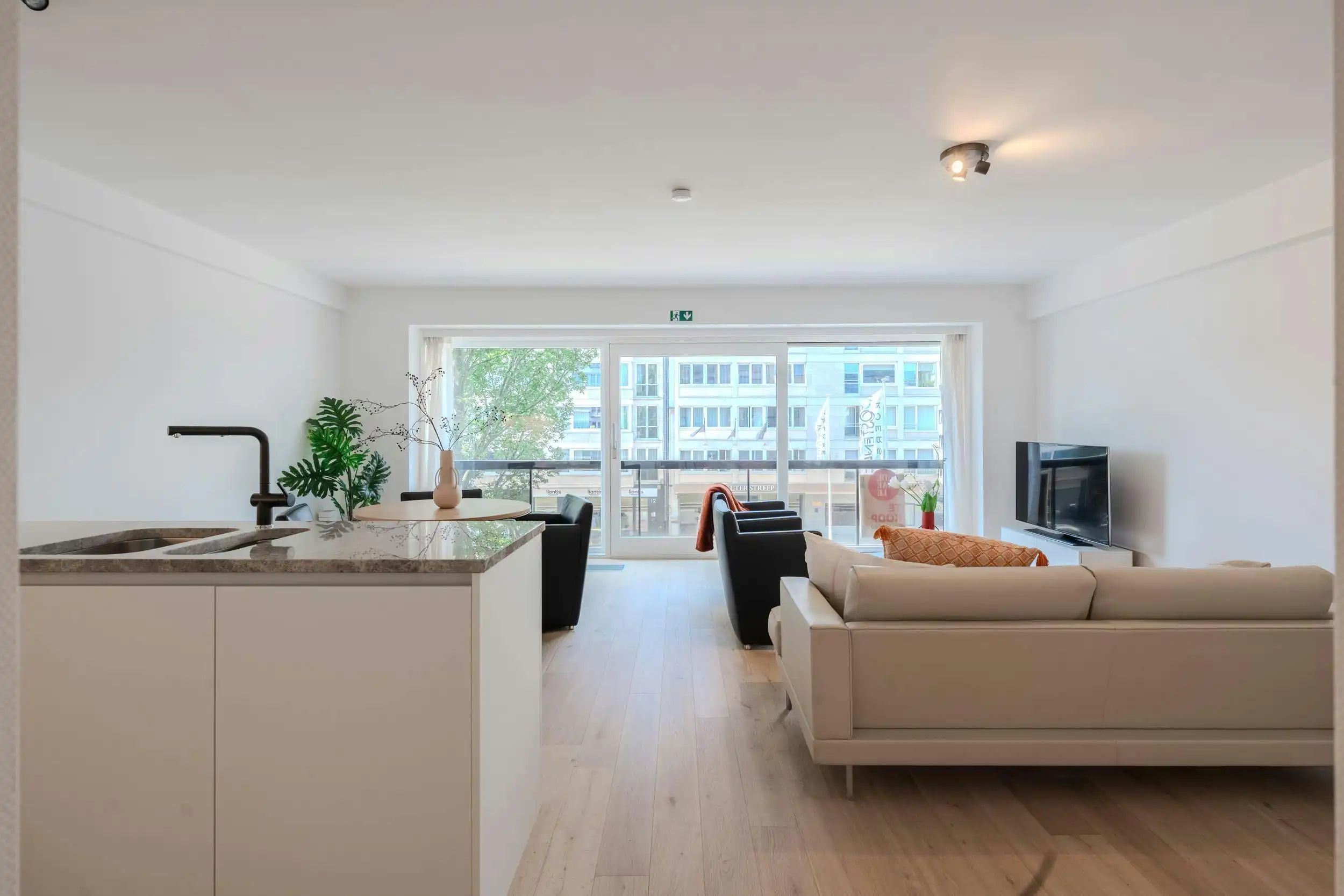 Prachtig gerenoveerd 2-slaapkamerappartement te Oostende foto 20