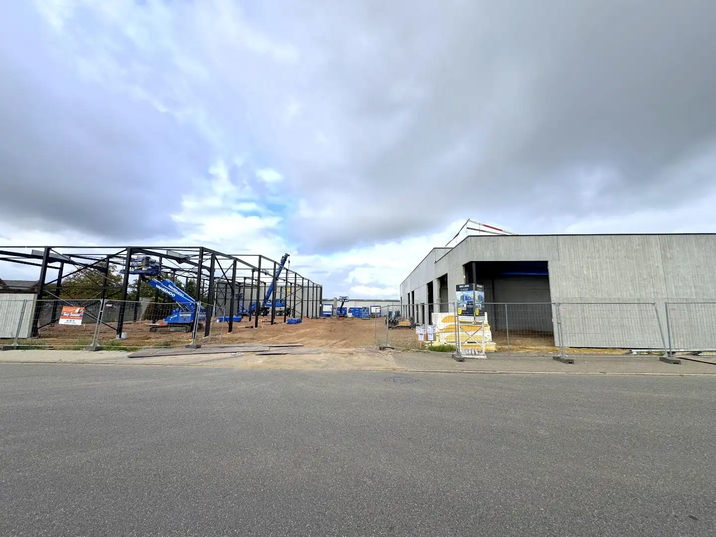 Nieuwbouw KMO-Unit in Waregem/Sint-Eloois-Vijve incl. 2 standplaatsen (Unit 2) foto 2