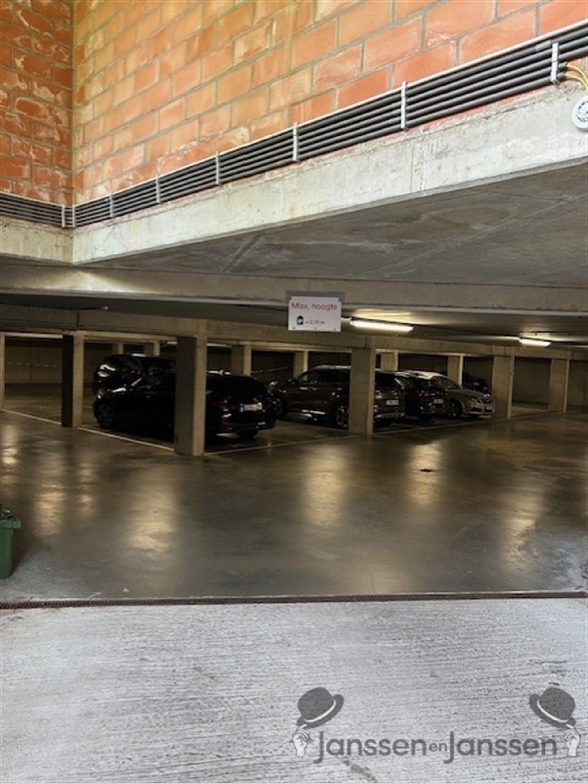 Ondergrondse parkeerplaats in centrum Brasschaat  foto 4