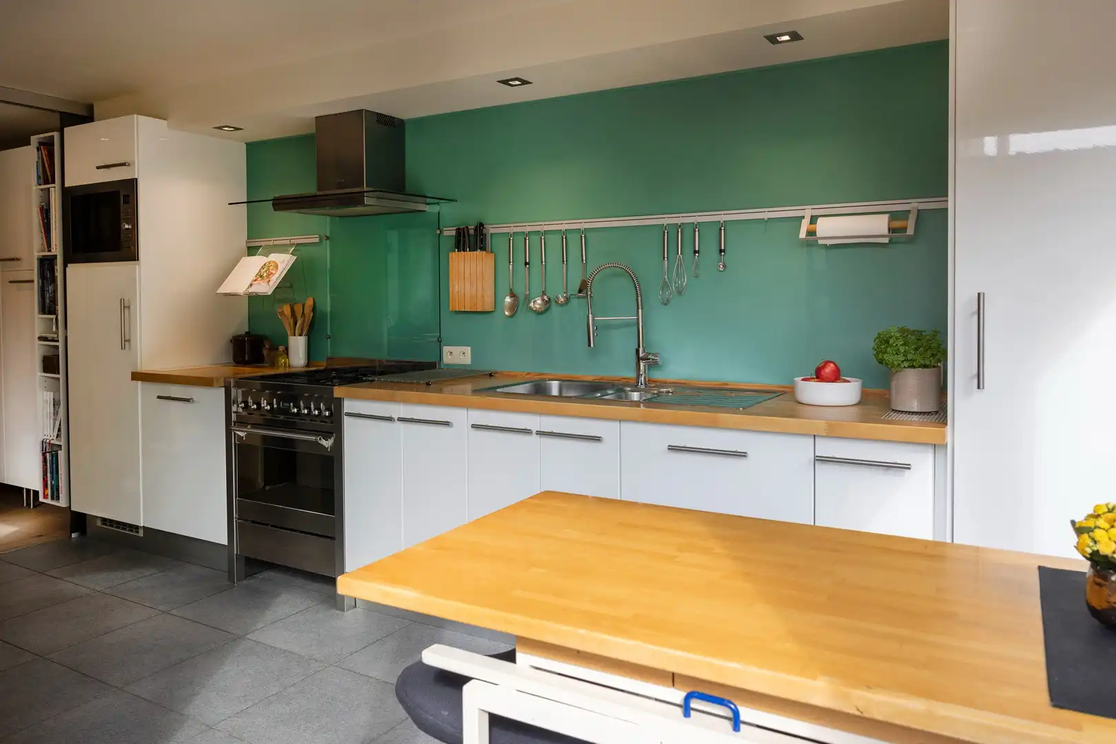 Charmante burgerwoning met sfeervolle tuin. foto 7