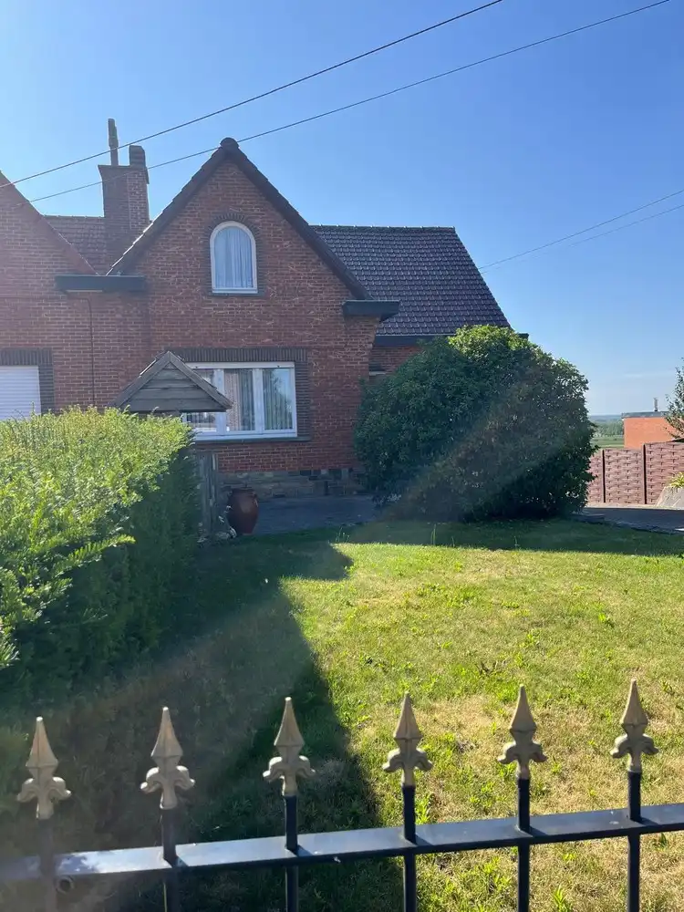 Mooie halfopen bebouwing met grote tuin foto 2