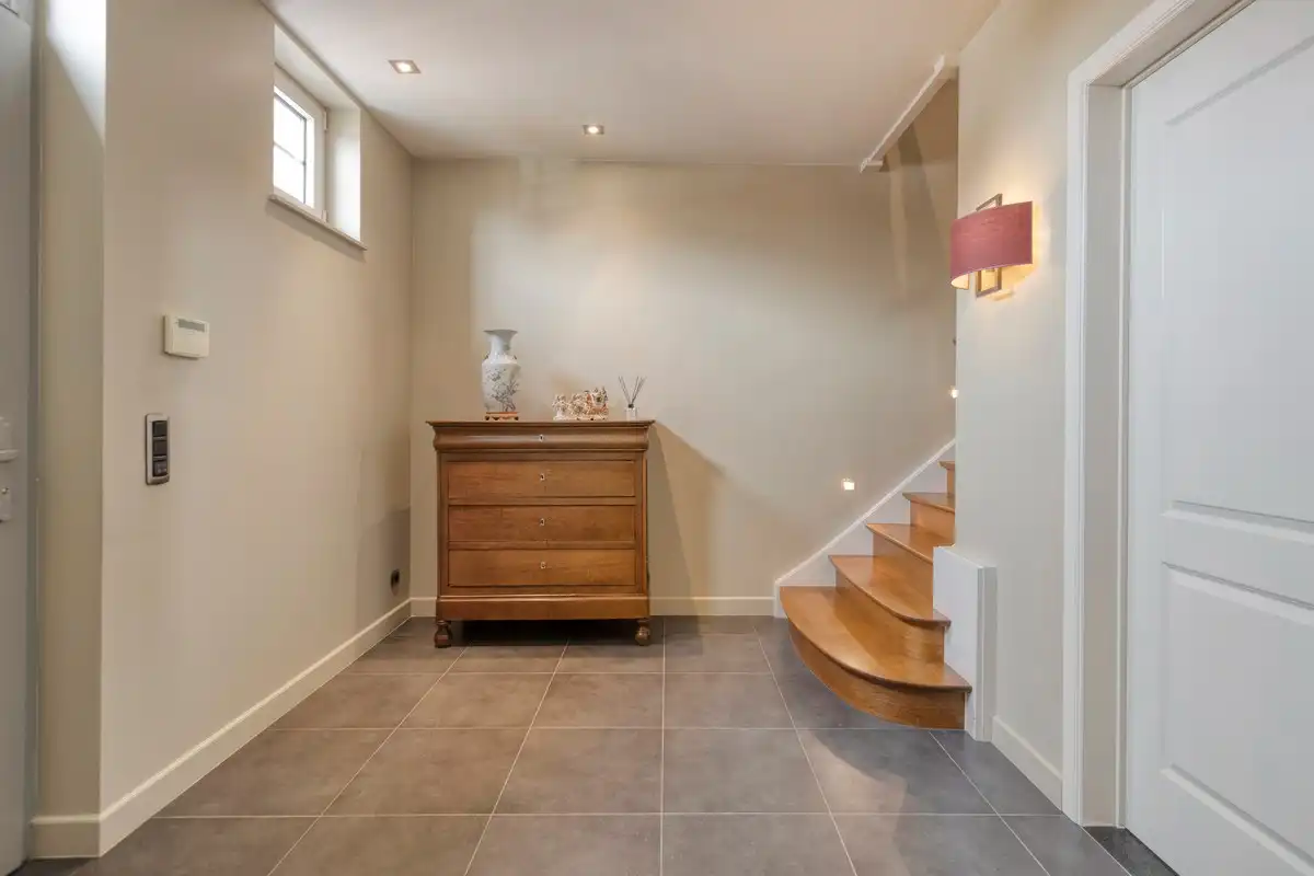 Ruime villa met prachtig aangelegde tuin in een rustige omgeving foto 3