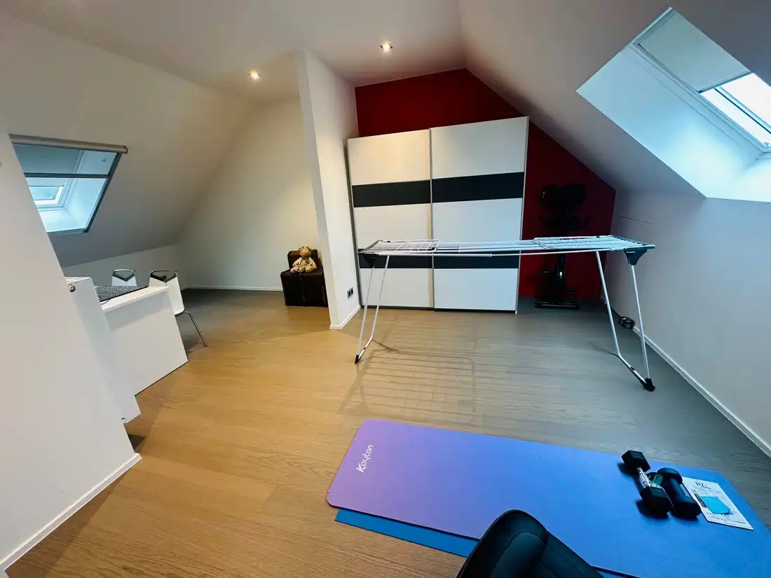 Stijlvol gerenoveerde woning op een strategische locatie foto 12