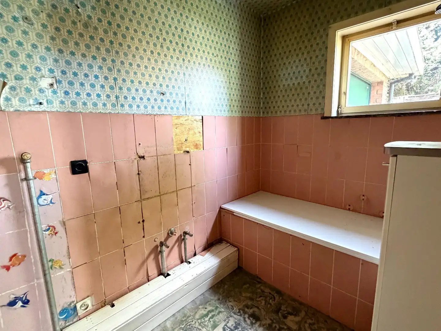 Te renoveren halfopen bebouwing met garage te koop in Harelbeke foto 9