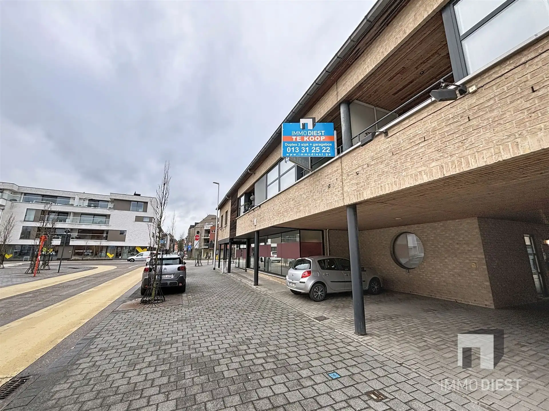 Duplex 176m2 - 3 slaapkamers - garagebox foto {{pictureIndex}}