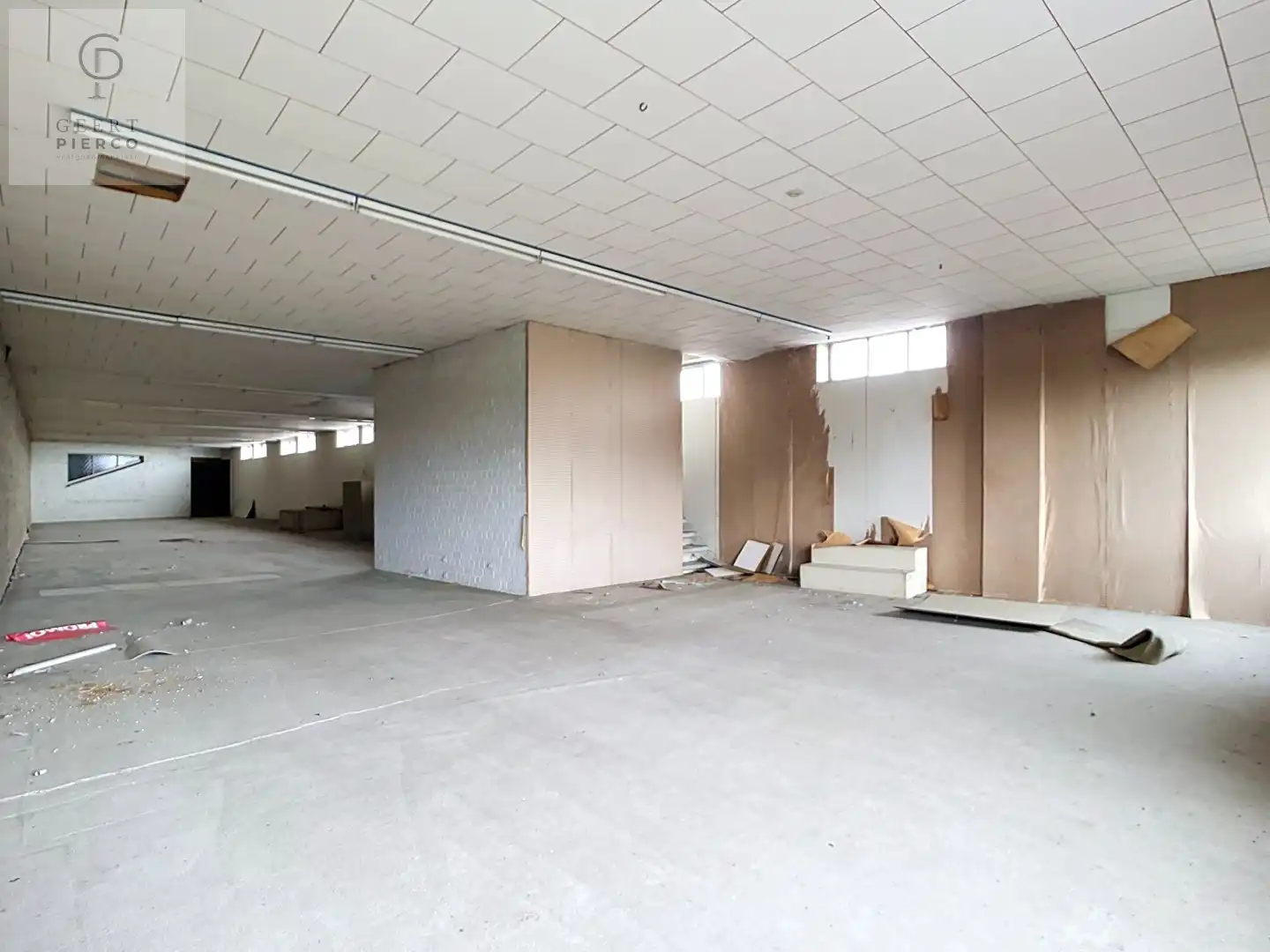 Opbrengsteigendom met commerciële huurder en uitzonderlijk ontwikkelingspotentieel foto 10