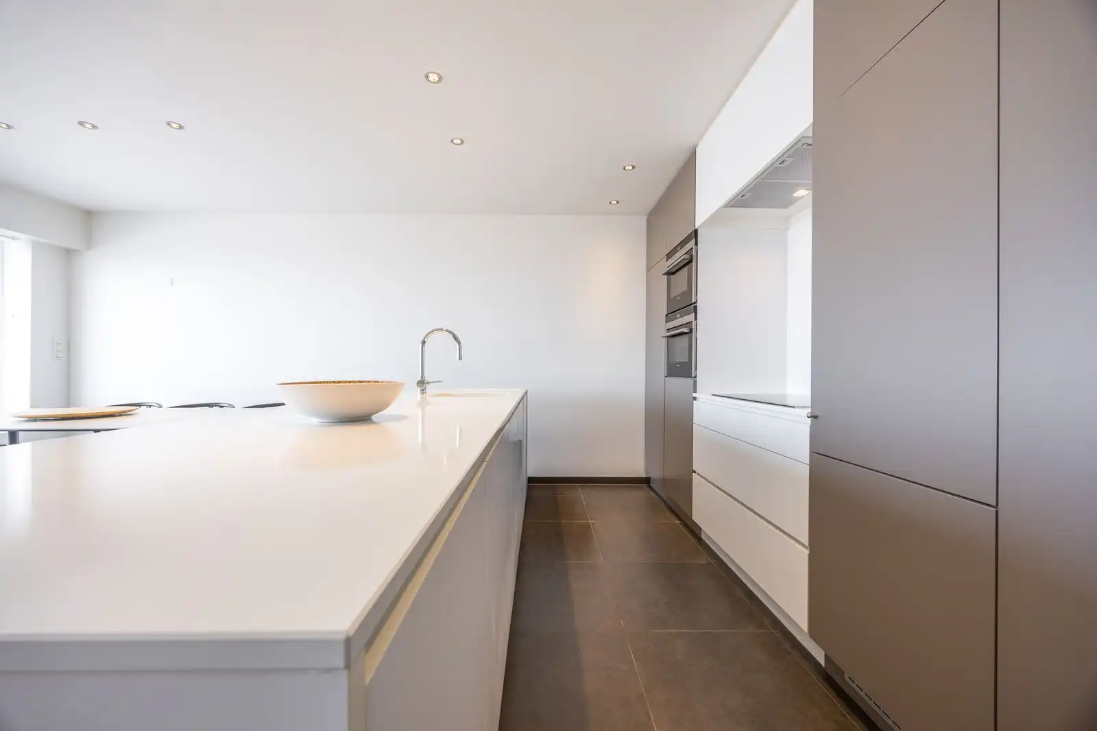 Frontaal zeezicht appartement aan de Zeedijk in Oostende met 3 slaapkamers foto 5